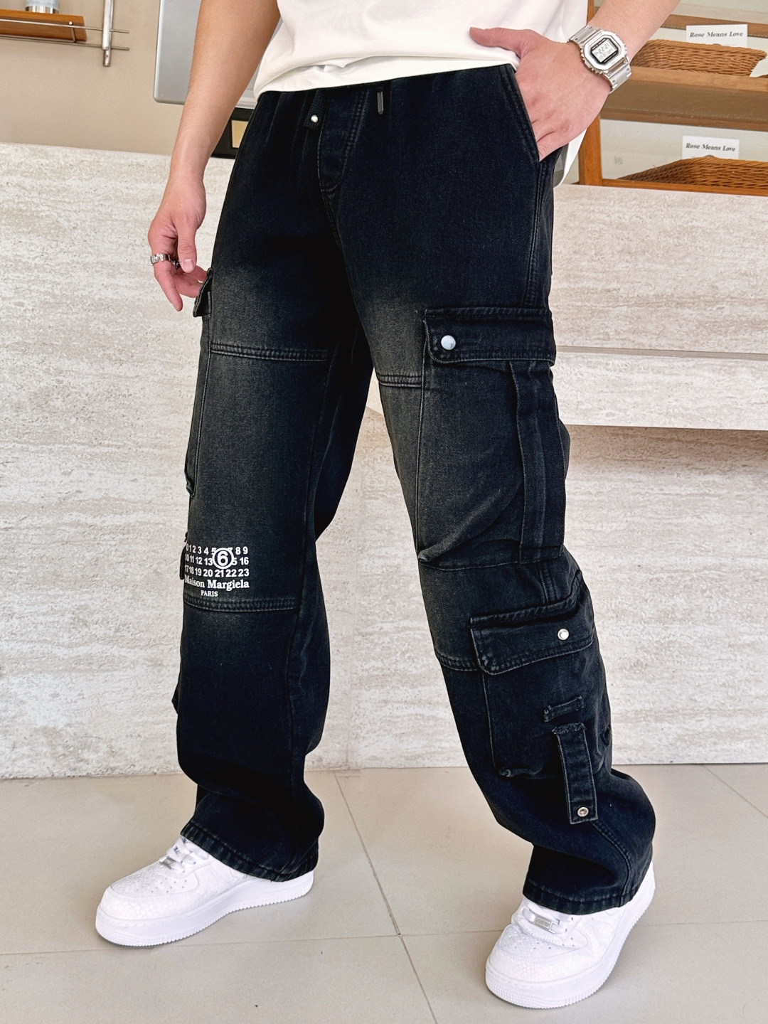 马吉拉 秋冬最新休闲工装牛仔裤 加厚款！潮人必备 非常个性！内里加绒，非常保暖！舒适度极高。腰部订制松紧