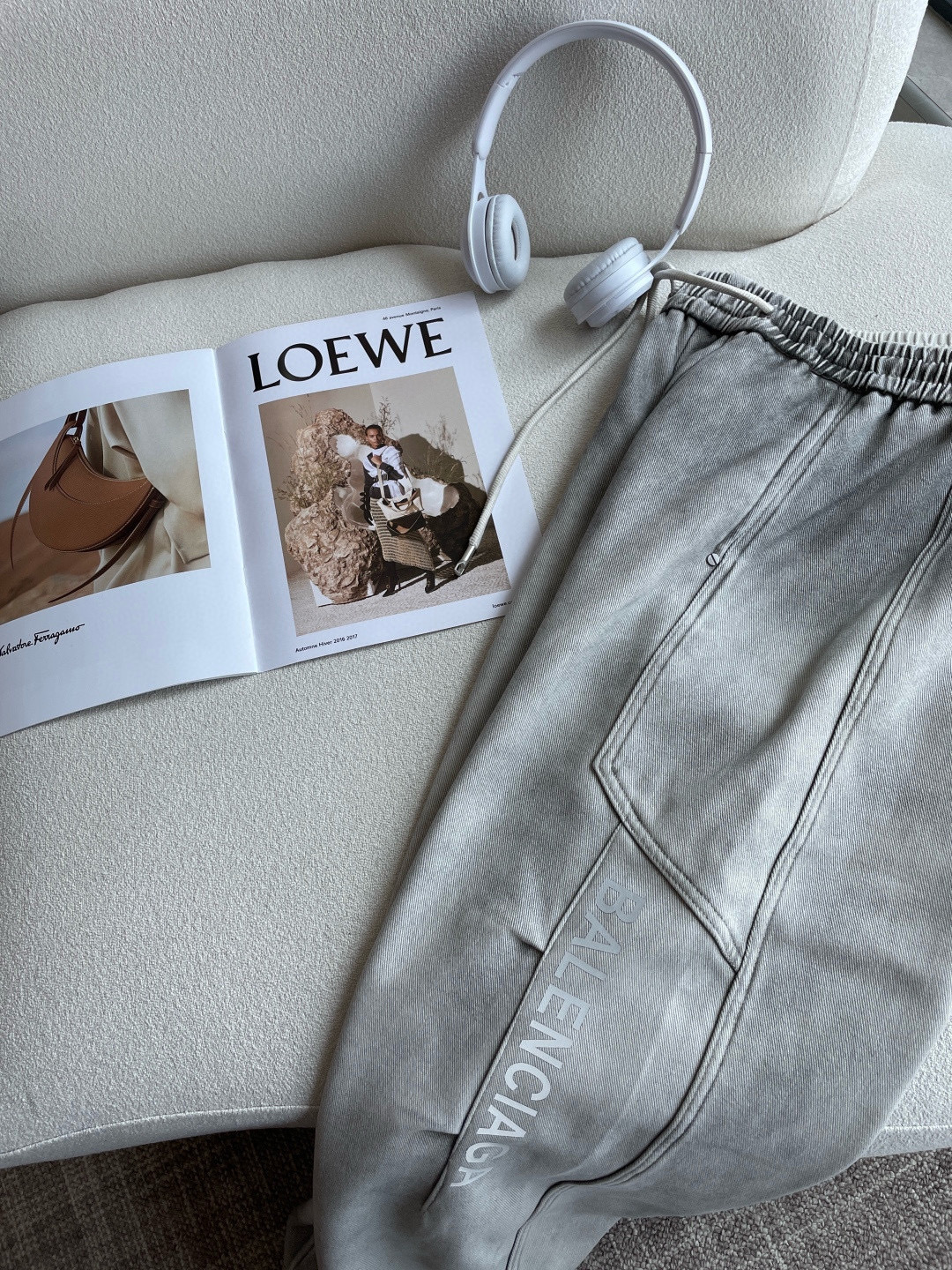 巴黎世家 2025秋冬最新系列男士加厚休闲裤！内里加绒，非常保暖，北方的宝子们赶紧备上！采用客供弹力柔棉