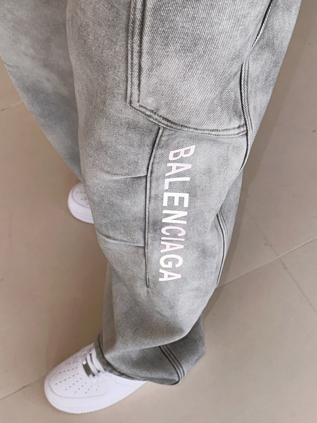 巴黎世家 2025秋冬最新系列男士加厚休闲裤！内里加绒，非常保暖，北方的宝子们赶紧备上！采用客供弹力柔棉