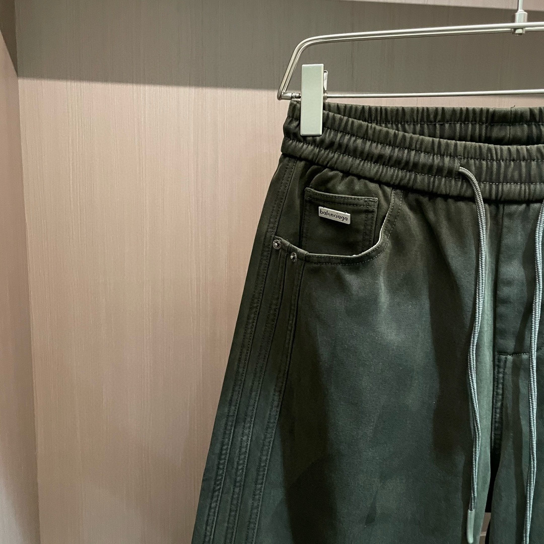 巴黎世家 2025秋冬最新系列男士加厚休闲裤！内里加绒，非常保暖，北方的宝子们赶紧备上！采用客供弹力柔棉