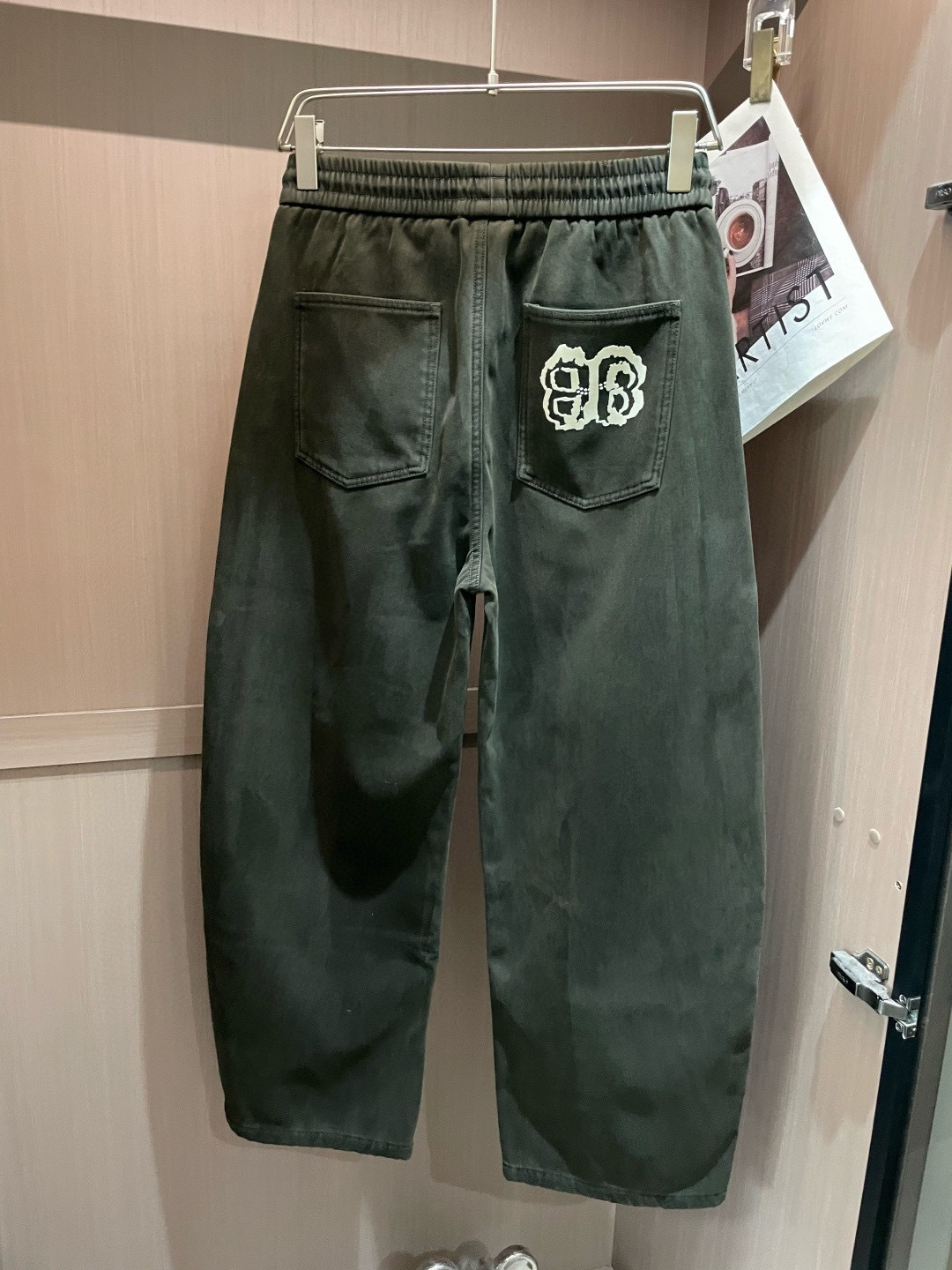 巴黎世家 2025秋冬最新系列男士加厚休闲裤！内里加绒，非常保暖，北方的宝子们赶紧备上！采用客供弹力柔棉