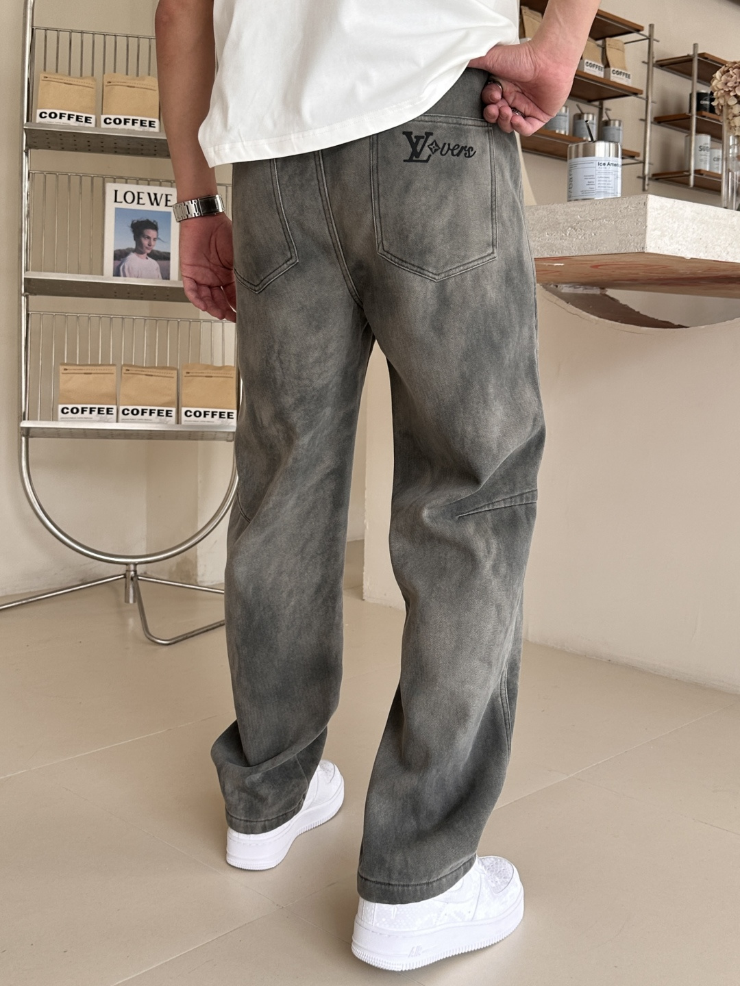 Lv 2025秋冬最新系列男士加厚休闲裤！内里加绒，非常保暖，北方的宝子们赶紧备上！采用客供弹力柔棉材质