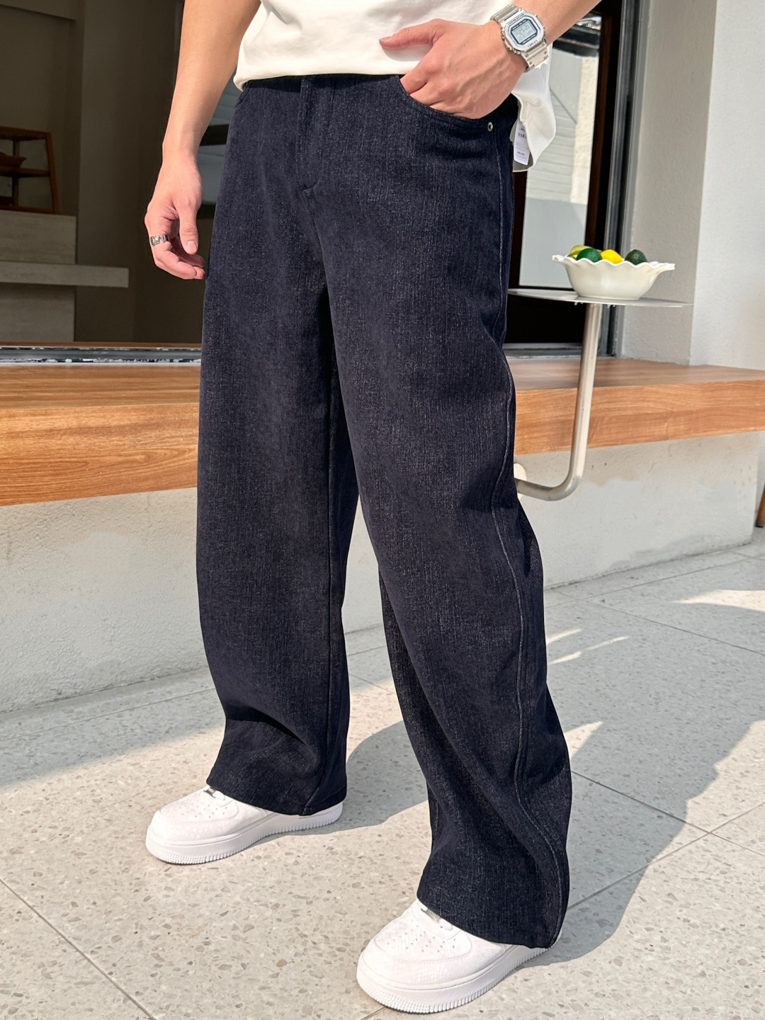 Loewe 2025秋冬最新系列男士加厚休闲裤！内里加绒，非常保暖，北方的宝子们赶紧备上！采用客供弹力柔