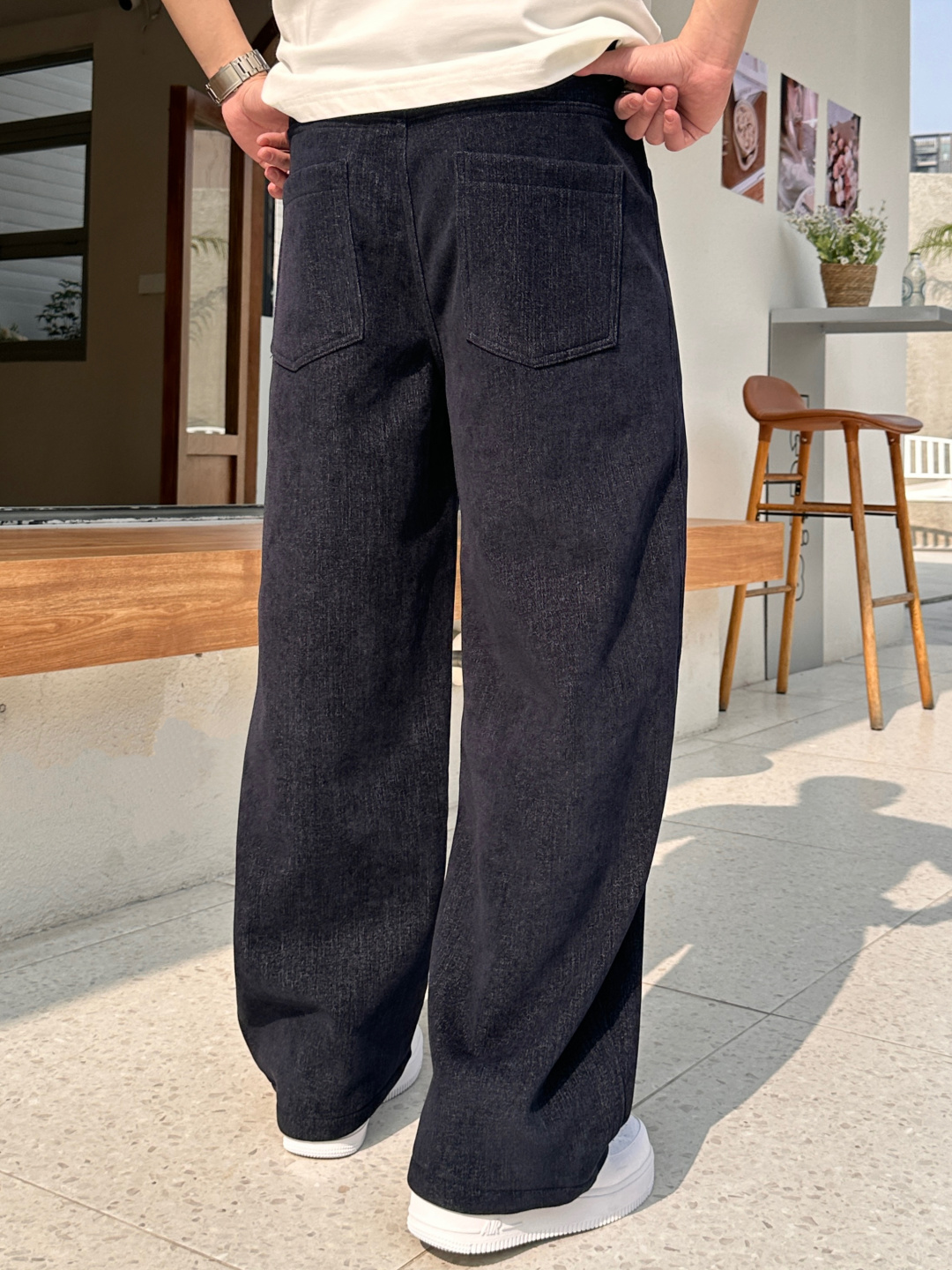 Loewe 2025秋冬最新系列男士加厚休闲裤！内里加绒，非常保暖，北方的宝子们赶紧备上！采用客供弹力柔