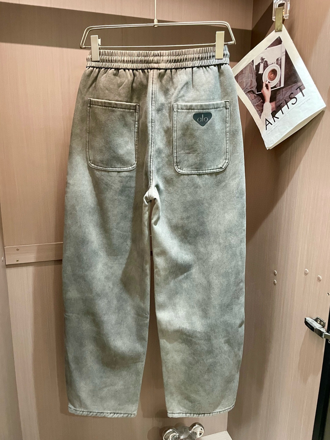 alo 2025秋冬最新系列男士加厚休闲裤！内里加绒，非常保暖，北方的宝子们赶紧备上！采用客供弹力柔棉材