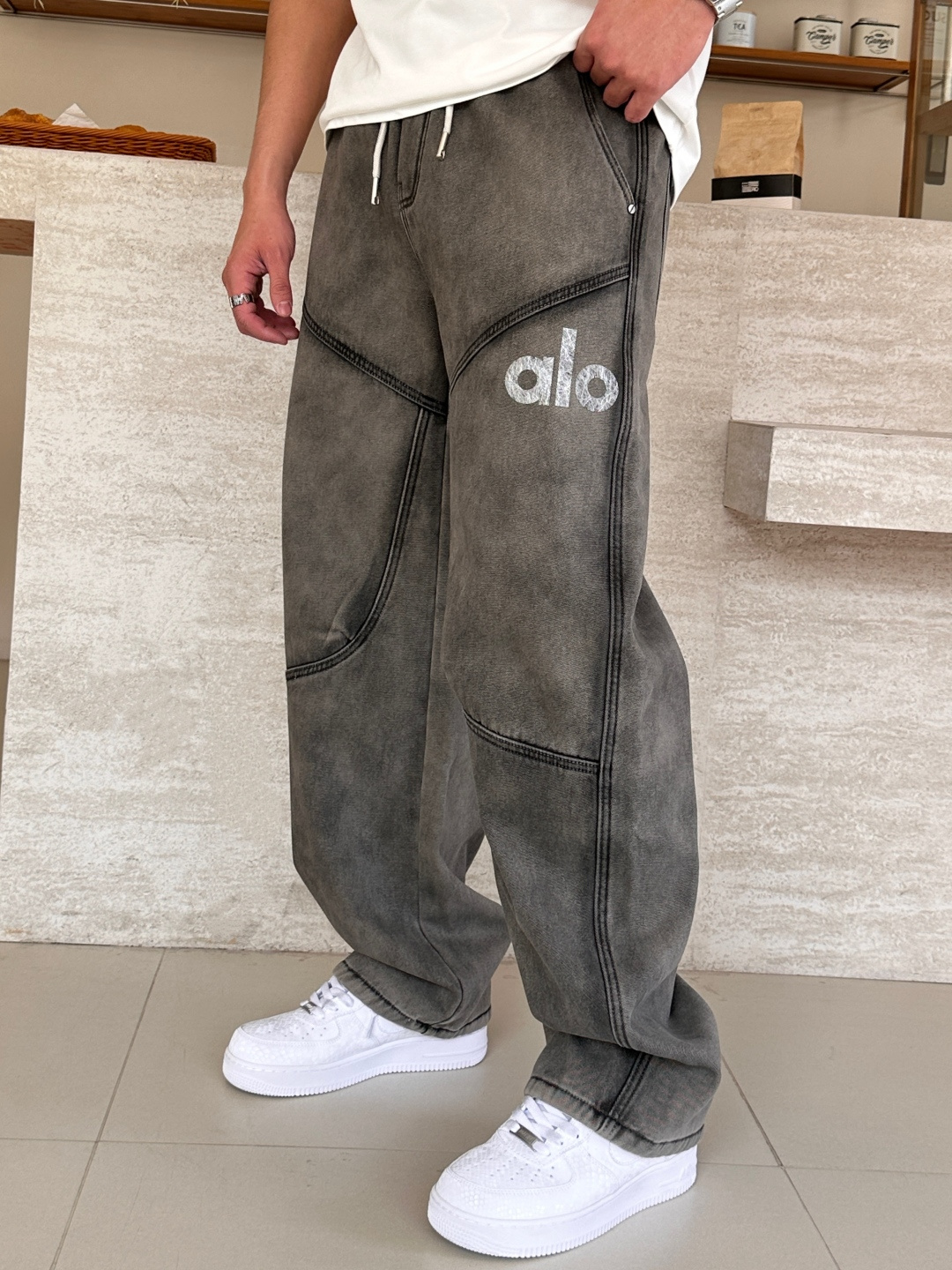 alo 2025秋冬最新系列男士加厚休闲裤！内里加绒，非常保暖，北方的宝子们赶紧备上！采用客供弹力柔棉材