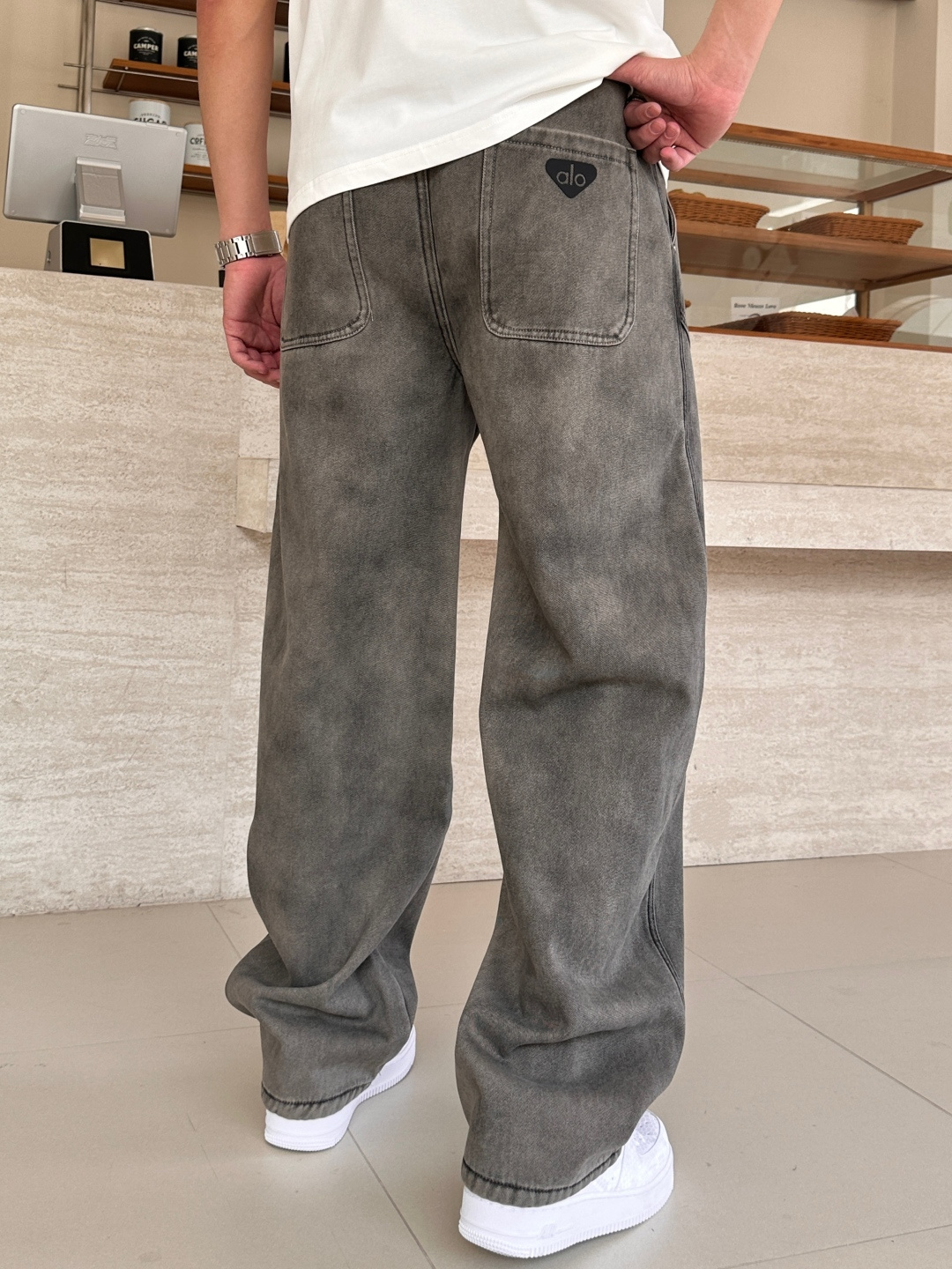 alo 2025秋冬最新系列男士加厚休闲裤！内里加绒，非常保暖，北方的宝子们赶紧备上！采用客供弹力柔棉材