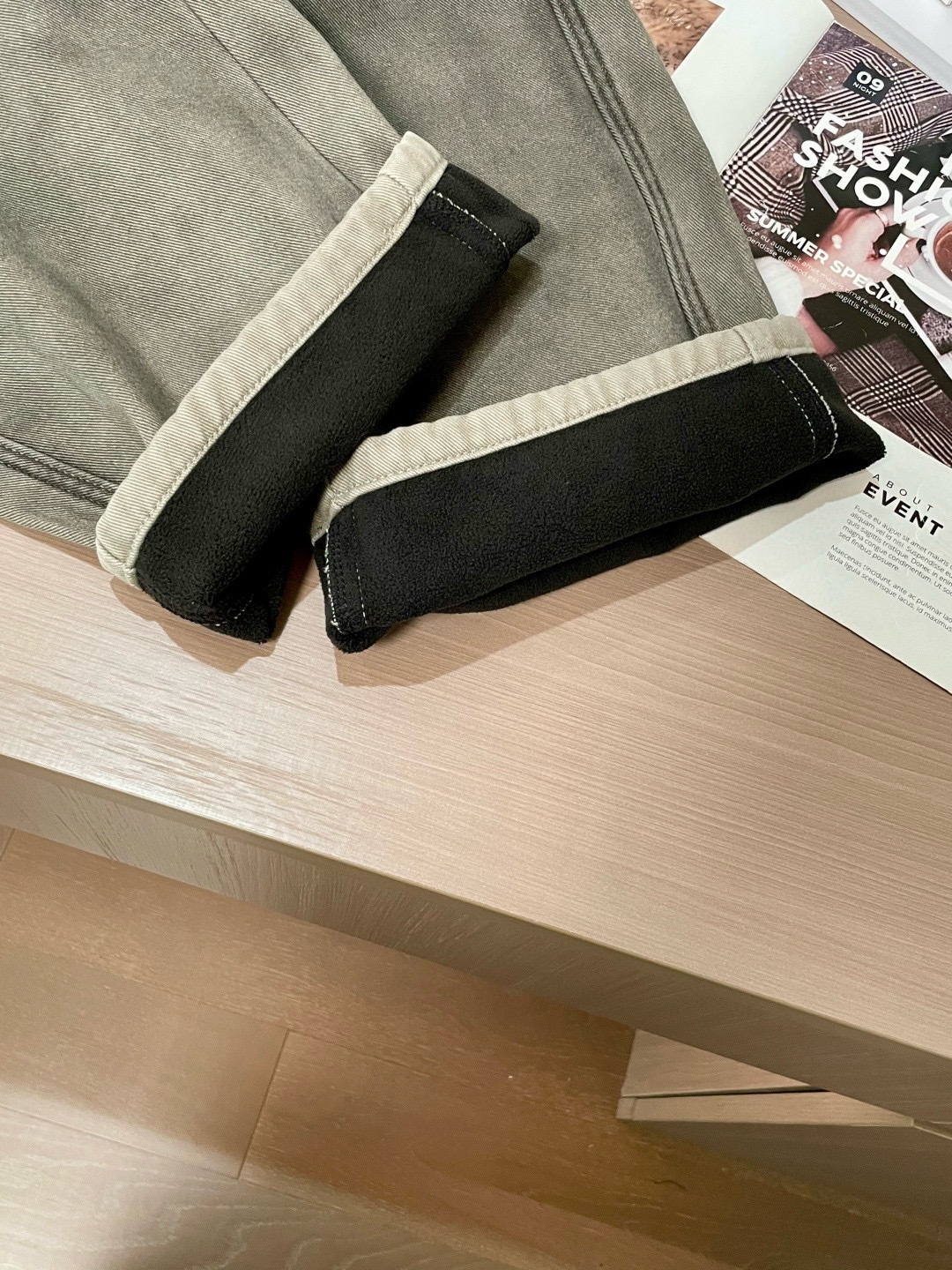 alo 2025秋冬最新系列男士加厚休闲裤！内里加绒，非常保暖，北方的宝子们赶紧备上！采用客供弹力柔棉材