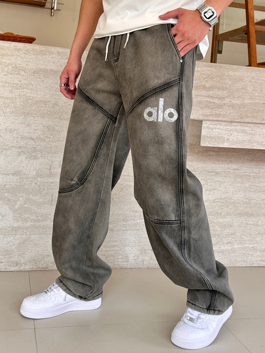 alo 2025秋冬最新系列男士加厚休闲裤！内里加绒，非常保暖，北方的宝子们赶紧备上！采用客供弹力柔棉材