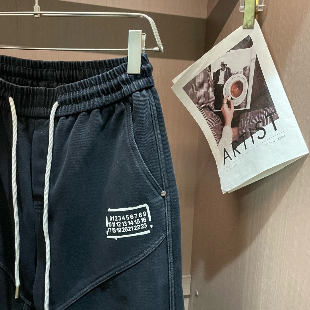 马吉拉 2025秋冬最新系列男士加厚休闲裤！内里加绒，非常保暖，北方的宝子们赶紧备上！采用客供弹力柔棉材