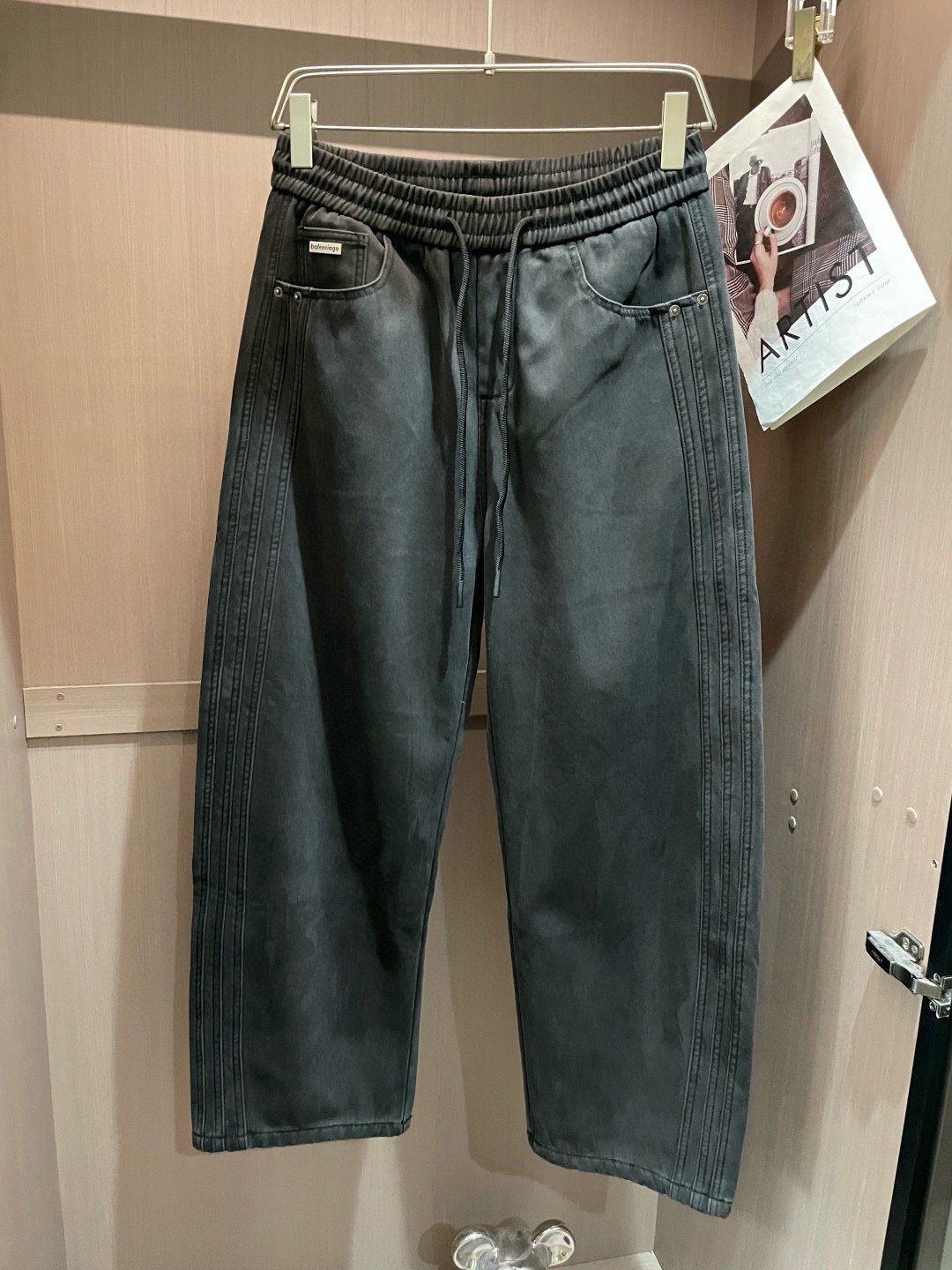 巴黎世家 2025秋冬最新系列男士加厚休闲裤！内里加绒，非常保暖，北方的宝子们赶紧备上！采用客供弹力柔棉