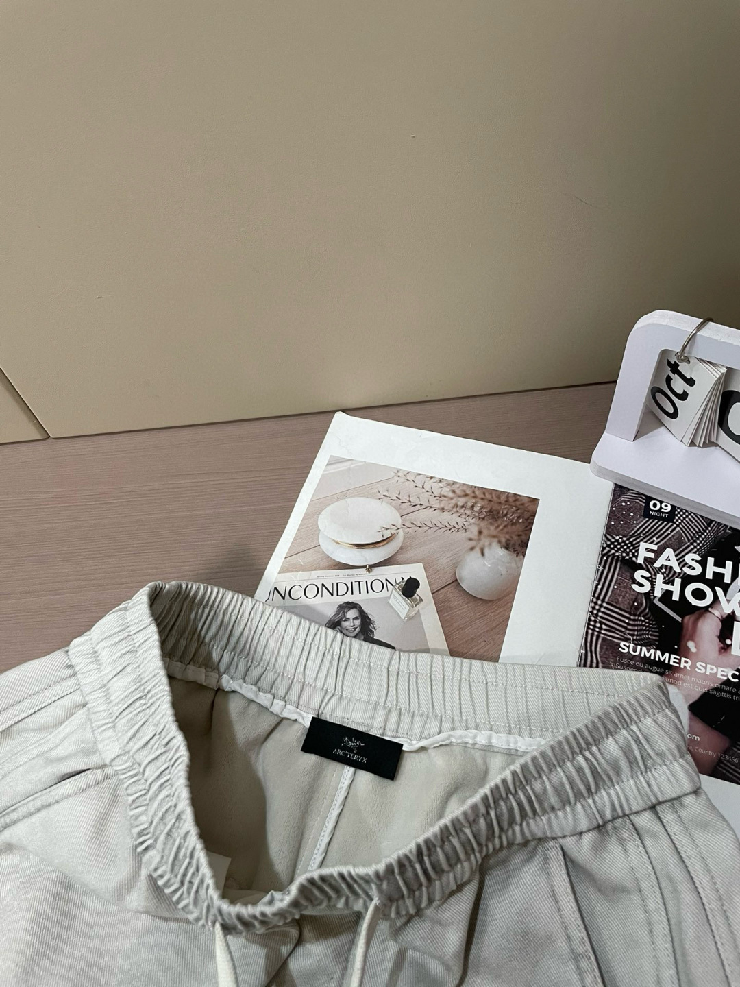 始祖鸟 2025秋冬最新系列男士加厚休闲裤！内里加绒，非常保暖，北方的宝子们赶紧备上！采用客供弹力柔棉材