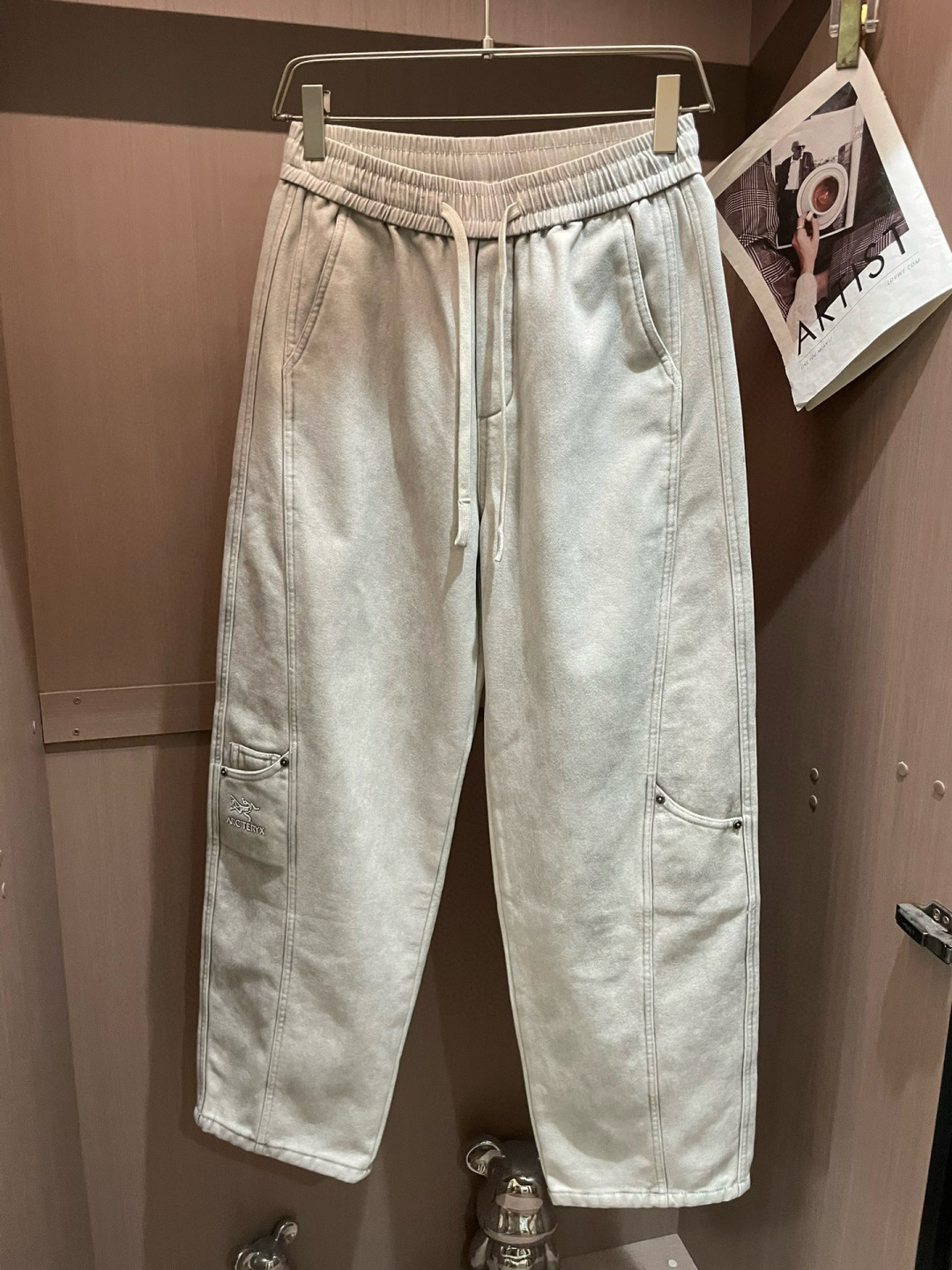 始祖鸟 2025秋冬最新系列男士加厚休闲裤！内里加绒，非常保暖，北方的宝子们赶紧备上！采用客供弹力柔棉材