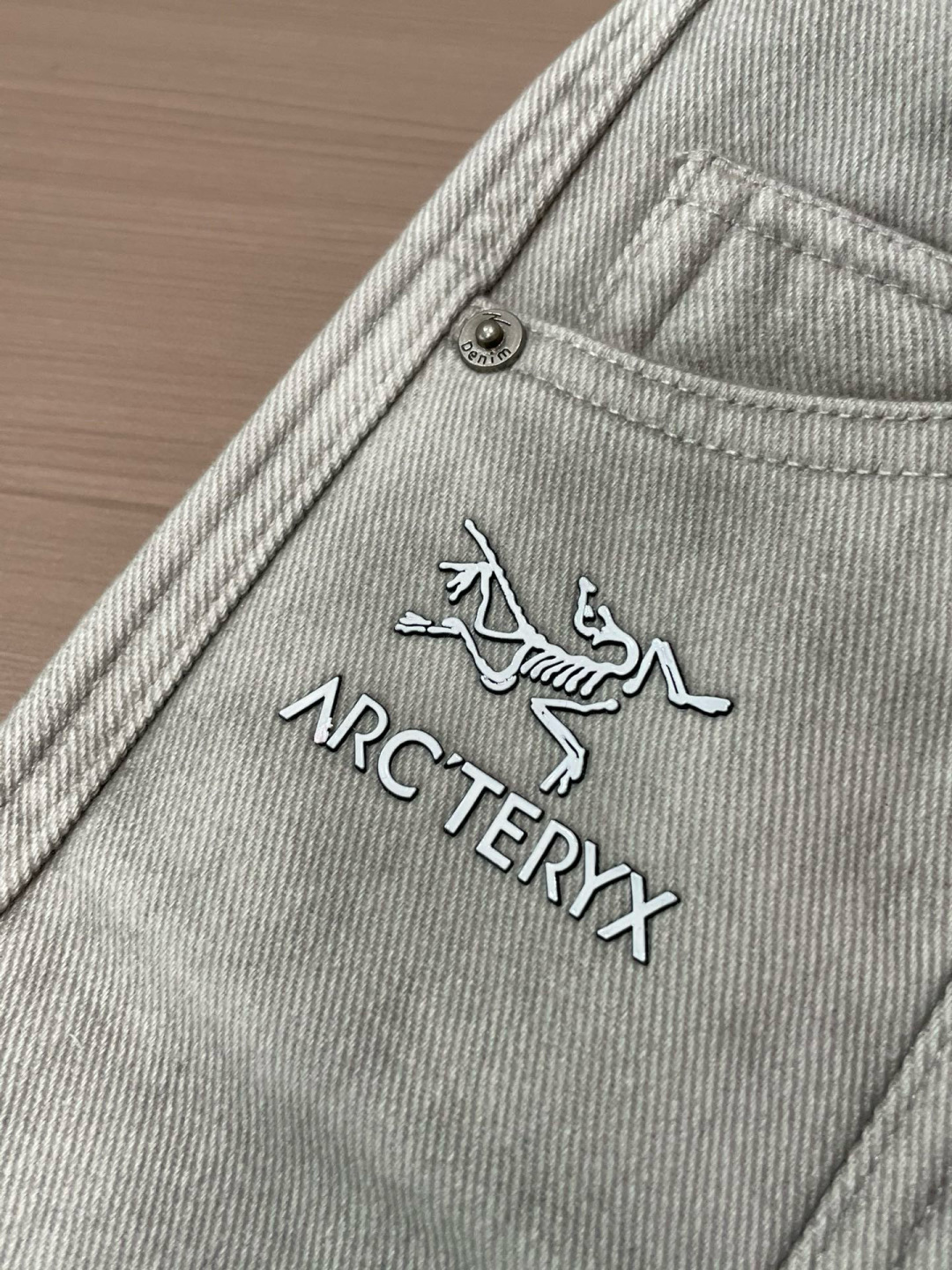 始祖鸟 2025秋冬最新系列男士加厚休闲裤！内里加绒，非常保暖，北方的宝子们赶紧备上！采用客供弹力柔棉材