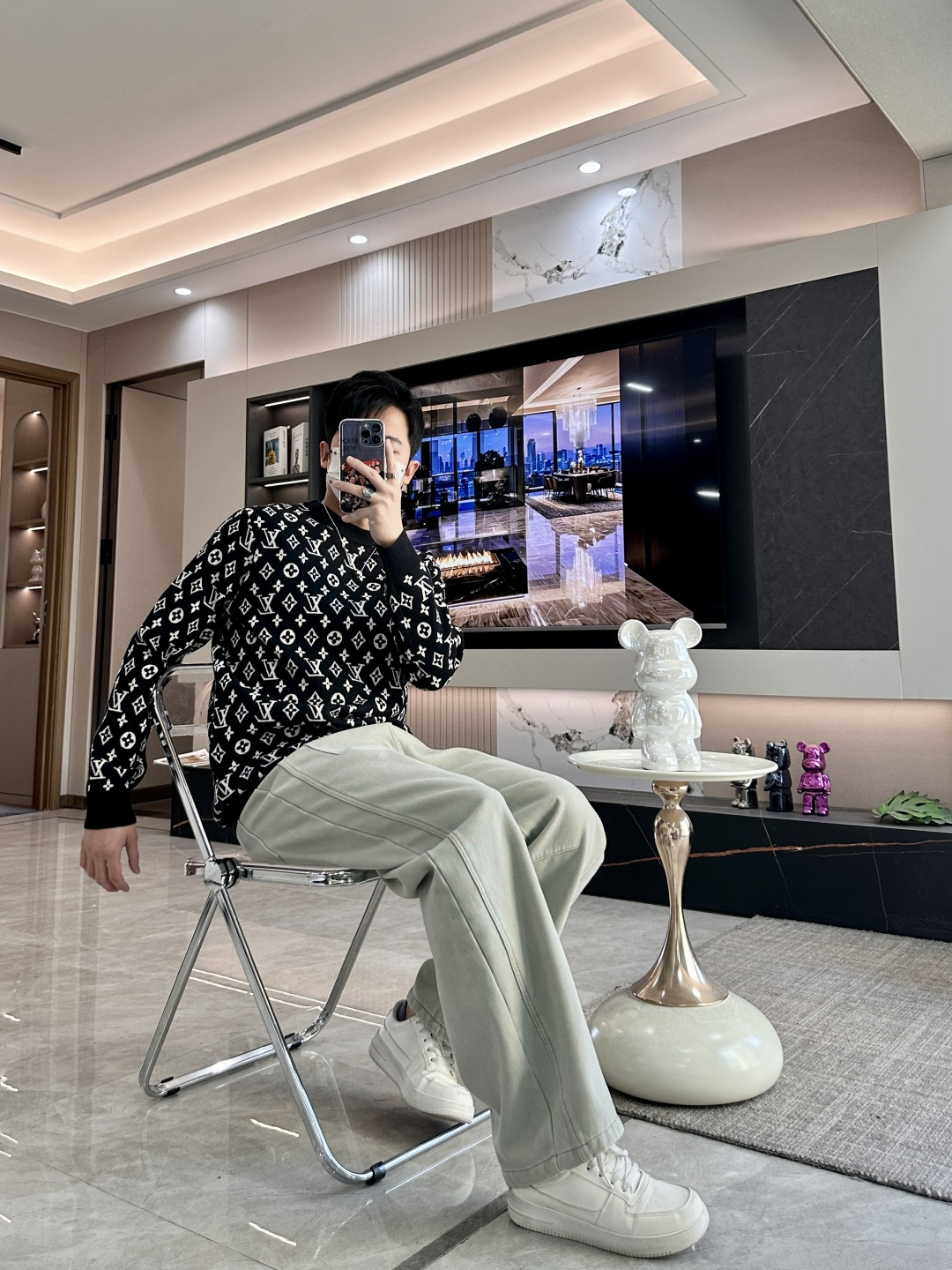 Lv 重磅推荐！2025aw秋冬新款 专柜同步 时尚经典针织衫 秋冬必备款 采用针织衫加厚毛衣，精致简洁