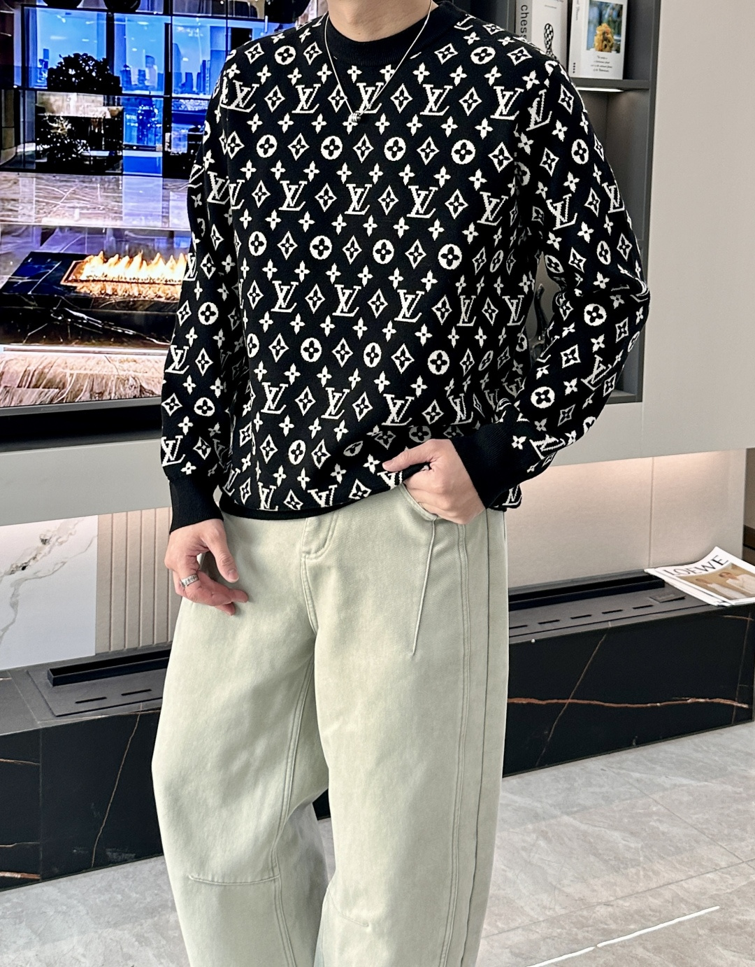 Lv 重磅推荐！2025aw秋冬新款 专柜同步 时尚经典针织衫 秋冬必备款 采用针织衫加厚毛衣，精致简洁