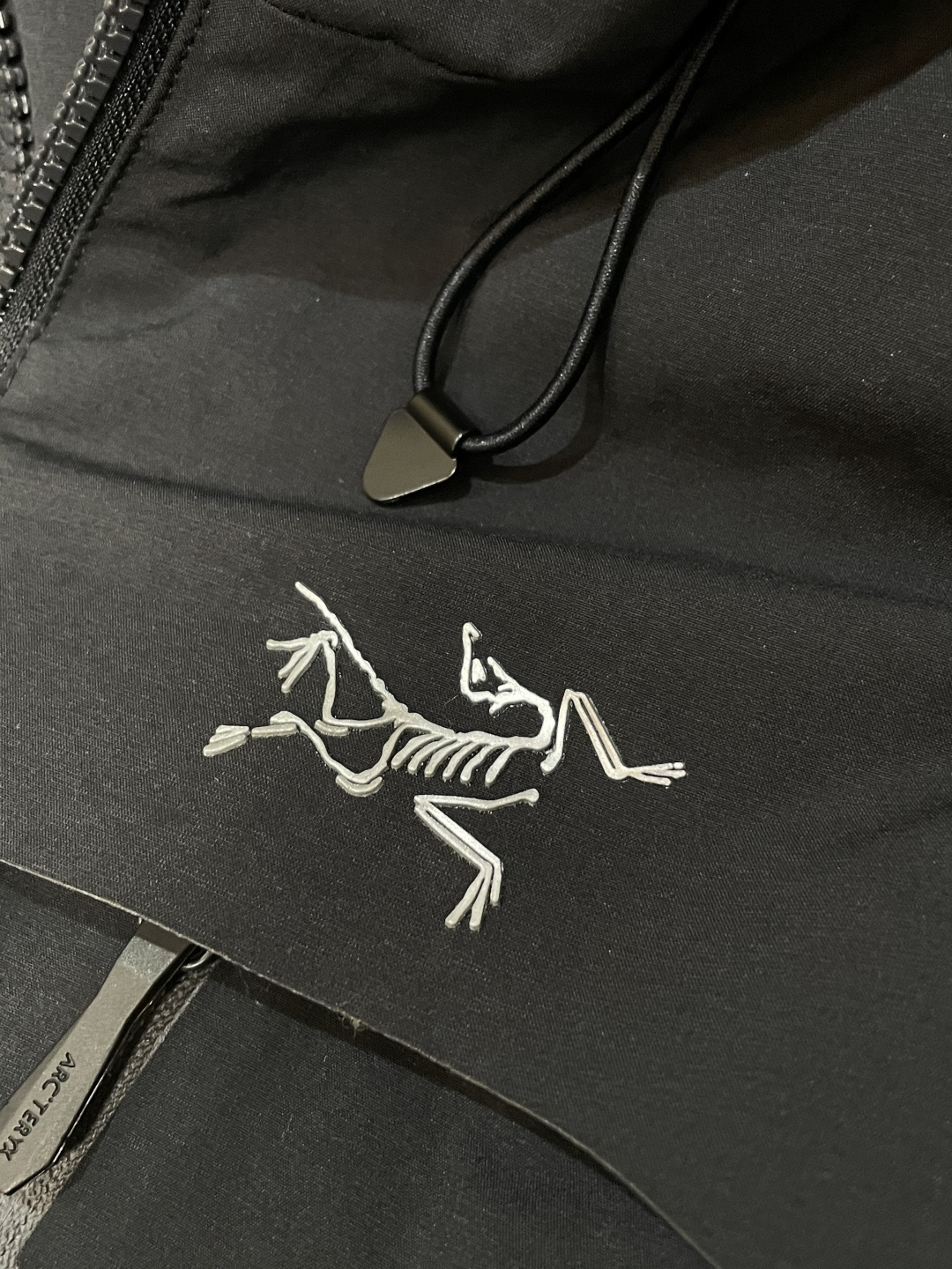 🔥始祖鸟加棉拼色户外夹克｜秋冬硬核保暖款！✨加棉锁温+GTX面料：内里填充高弹蓄热棉，-10℃也能扛，外