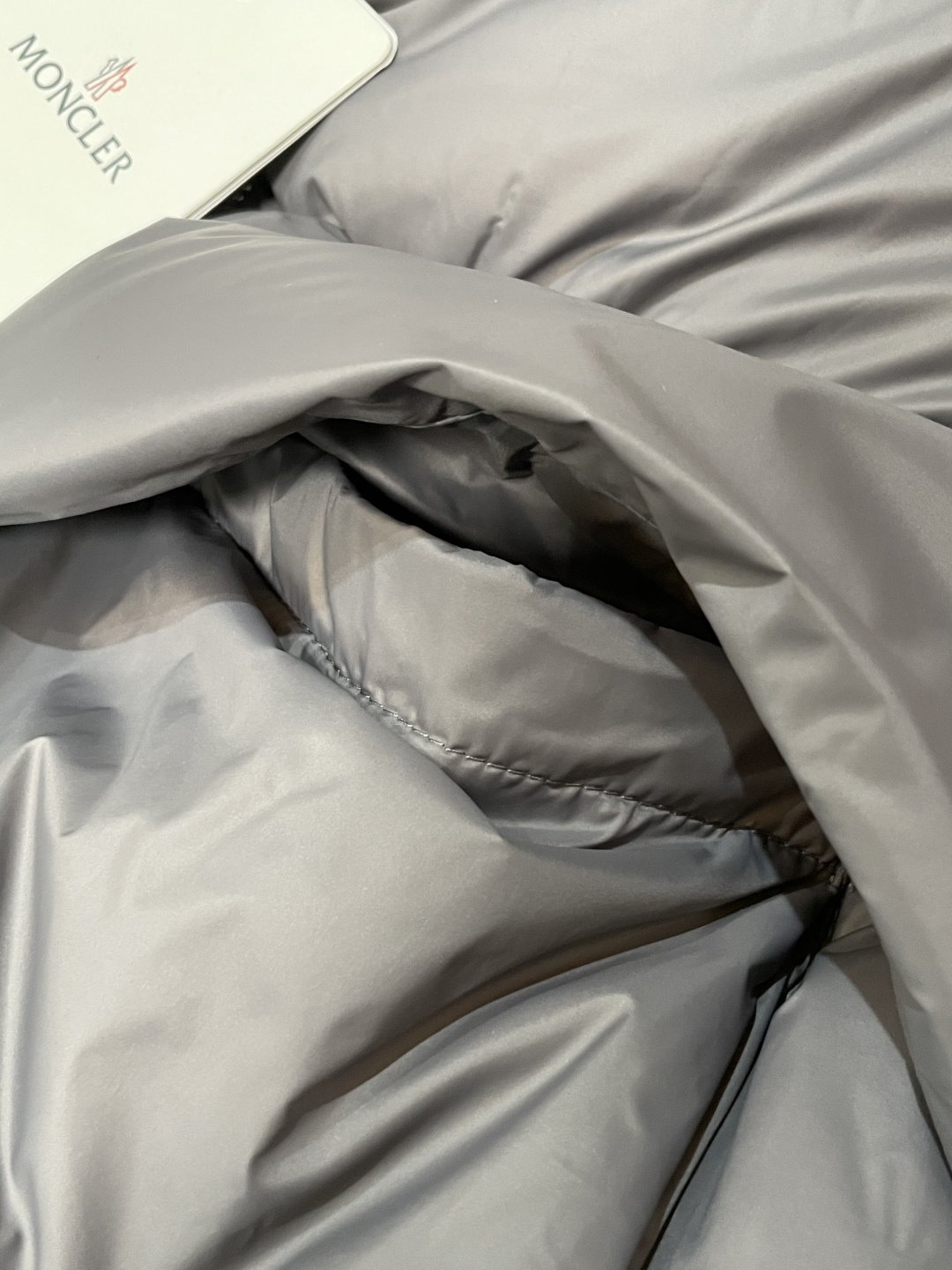 蒙口 2025FW羽绒马甲 潮人必备单品！高级定制 最高标准90绒，成分支持检测，一流保暖性能。内里双层