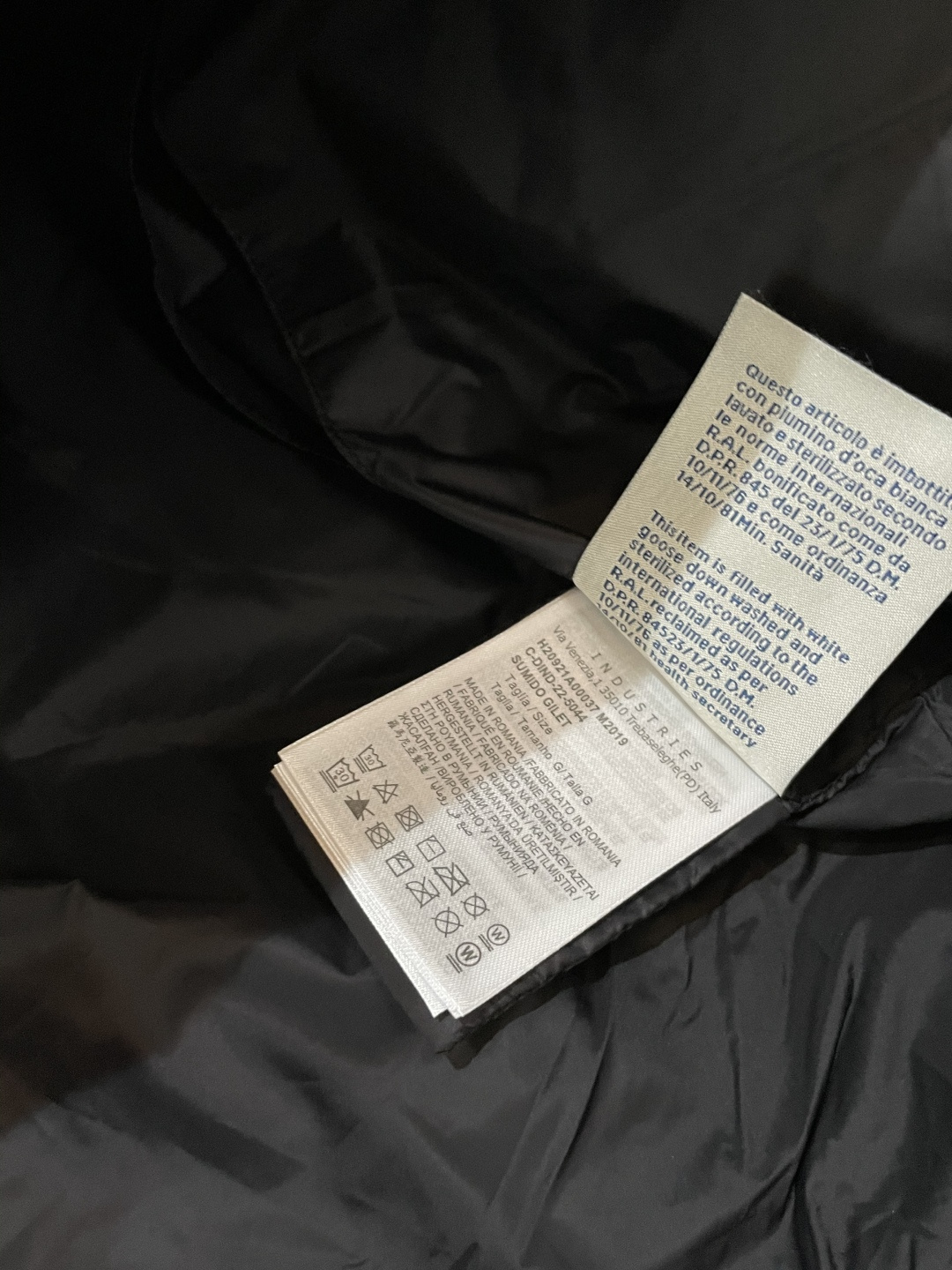 蒙口 2025FW羽绒马甲 潮人必备单品！高级定制 最高标准90绒，成分支持检测，一流保暖性能。内里双层