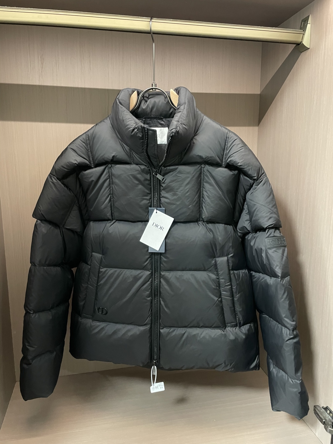 Dior 贸易公司订单！2025ss秋冬新品 官网同步 超有型 简洁舒适的羽绒服定制最高等90白鸭绒防钻