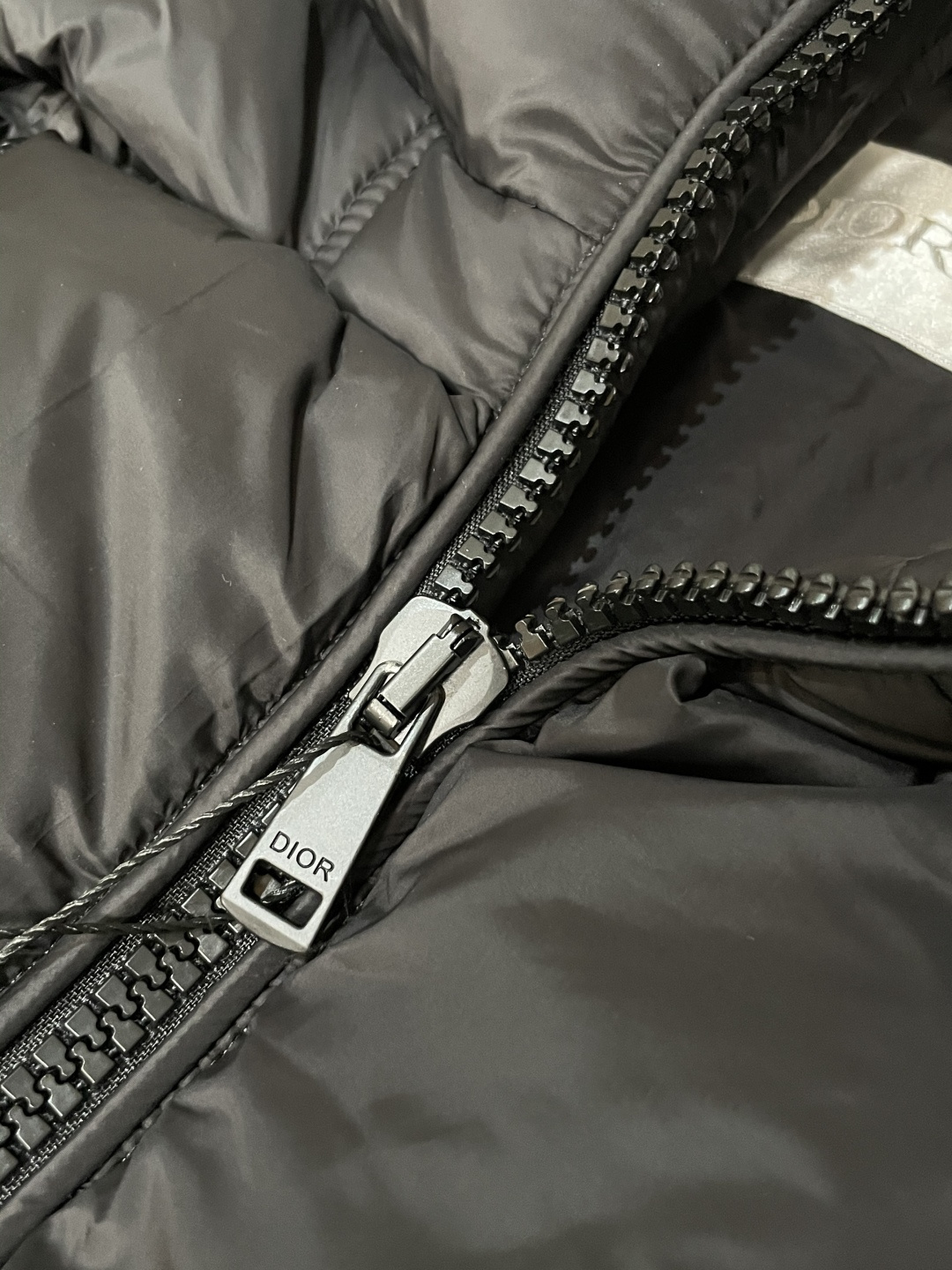 Dior 贸易公司订单！2025ss秋冬新品 官网同步 超有型 简洁舒适的羽绒服定制最高等90白鸭绒防钻