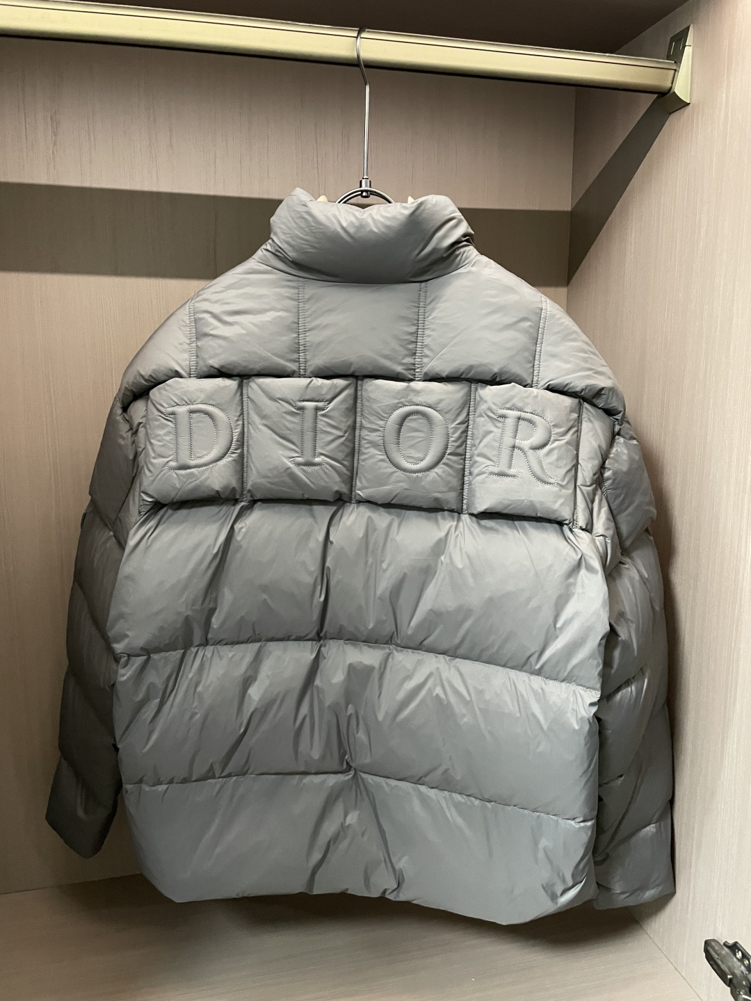 Dior 贸易公司订单！2025ss秋冬新品 官网同步 超有型 简洁舒适的羽绒服定制最高等90白鸭绒防钻