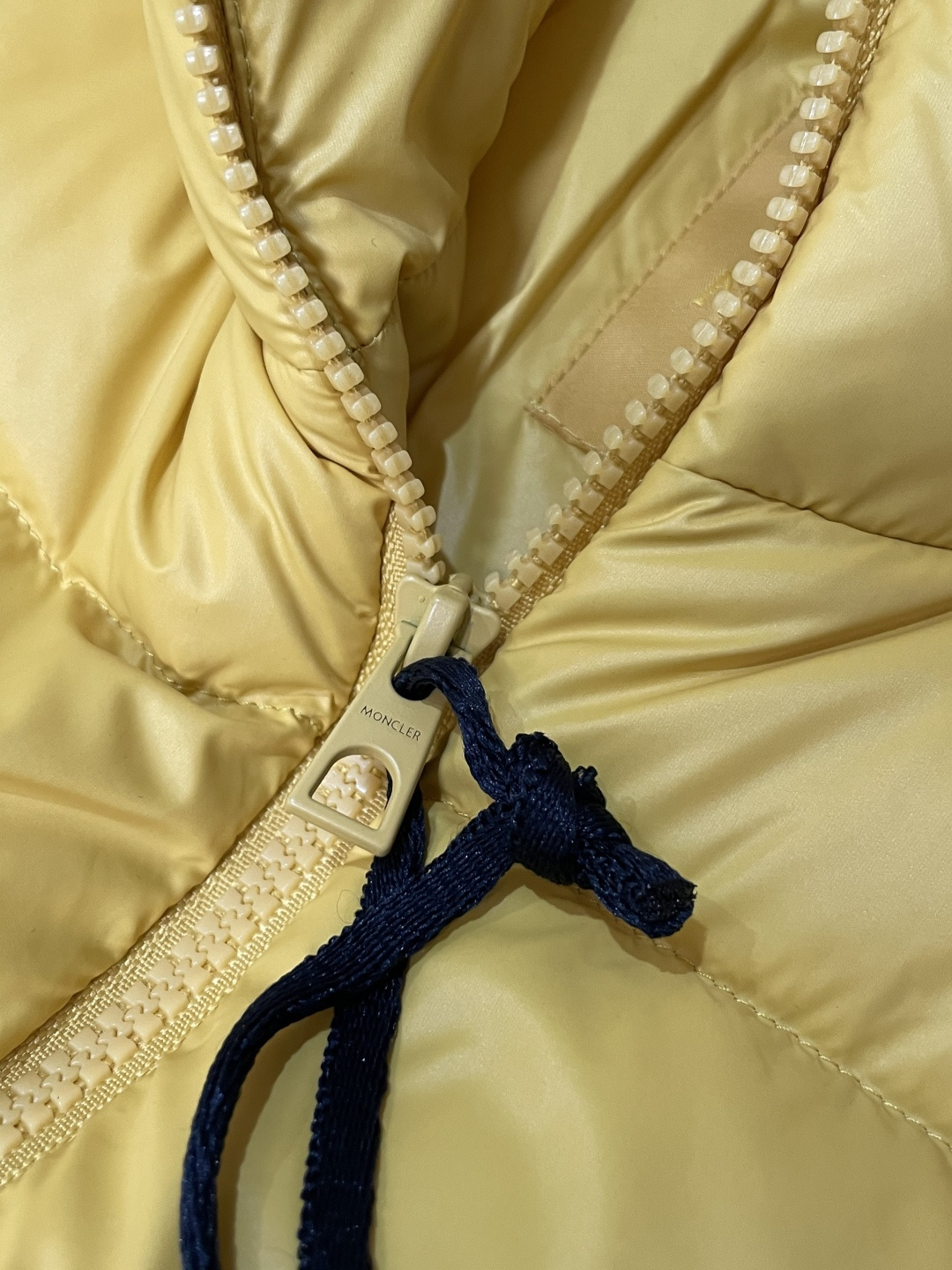 蒙口 贸易公司订单！2025ss秋冬新品 官网同步 超有型 简洁舒适的羽绒服定制最高等90白鸭绒防钻绒面