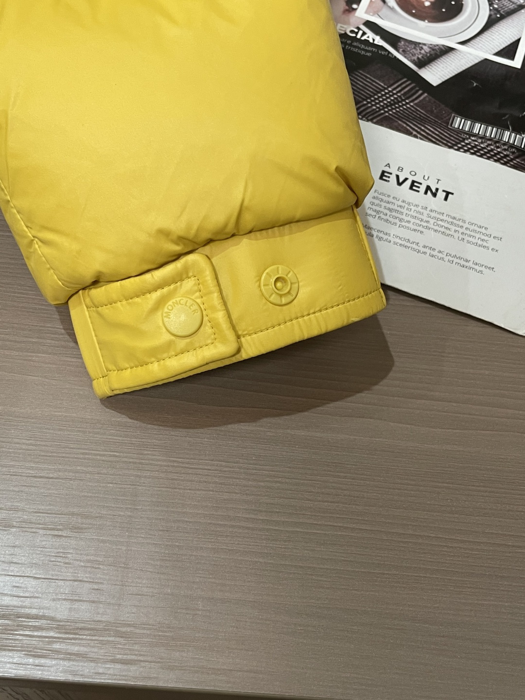 蒙口 贸易公司订单！2025ss秋冬新品 官网同步 超有型 简洁舒适的羽绒服定制最高等90白鸭绒防钻绒面