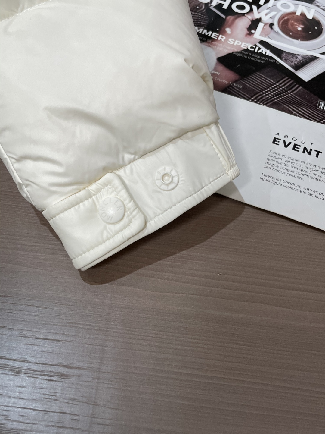 蒙口 贸易公司订单！2025ss秋冬新品 官网同步 超有型 简洁舒适的羽绒服定制最高等90白鸭绒防钻绒面