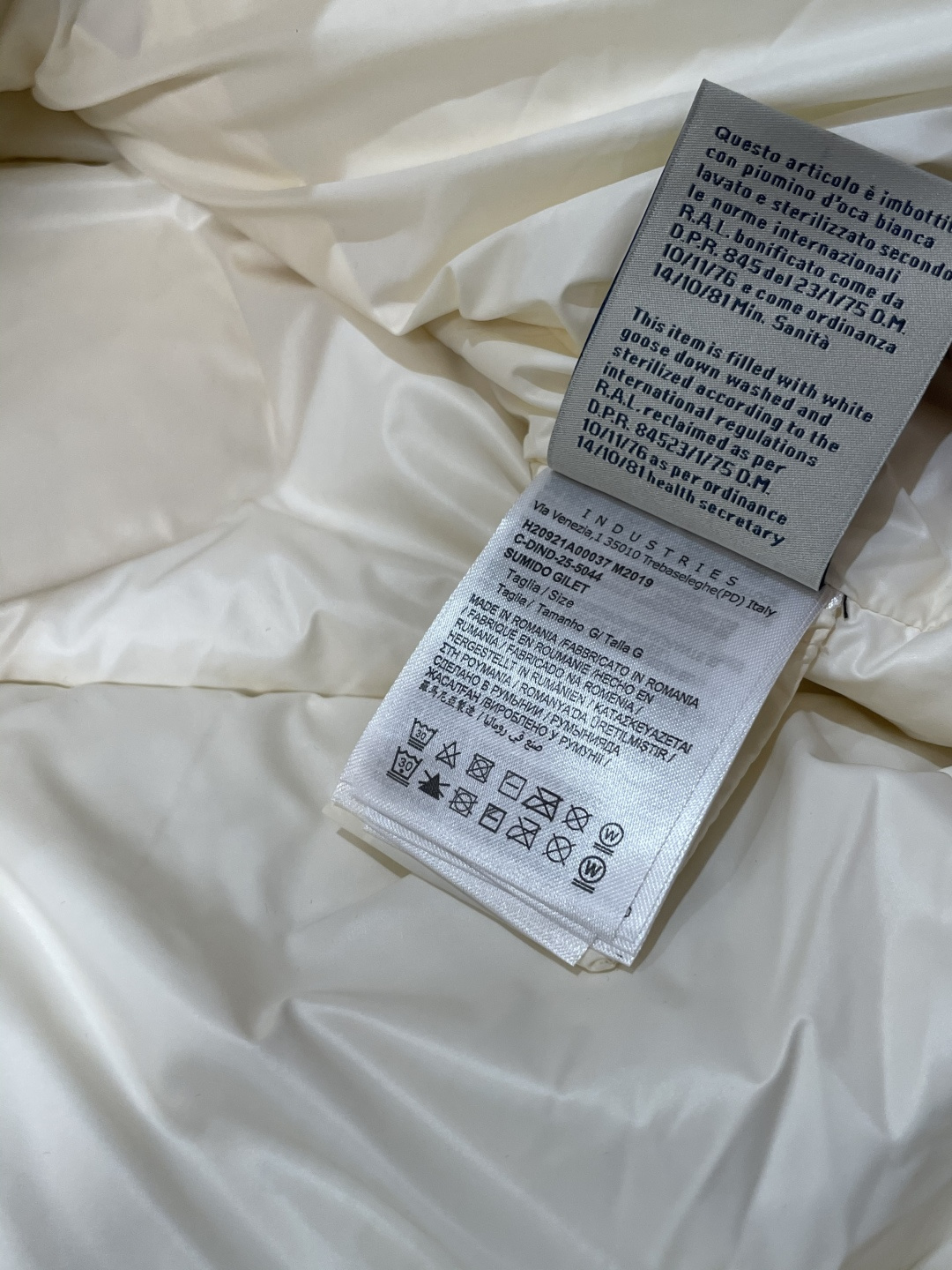 蒙口 贸易公司订单！2025ss秋冬新品 官网同步 超有型 简洁舒适的羽绒服定制最高等90白鸭绒防钻绒面