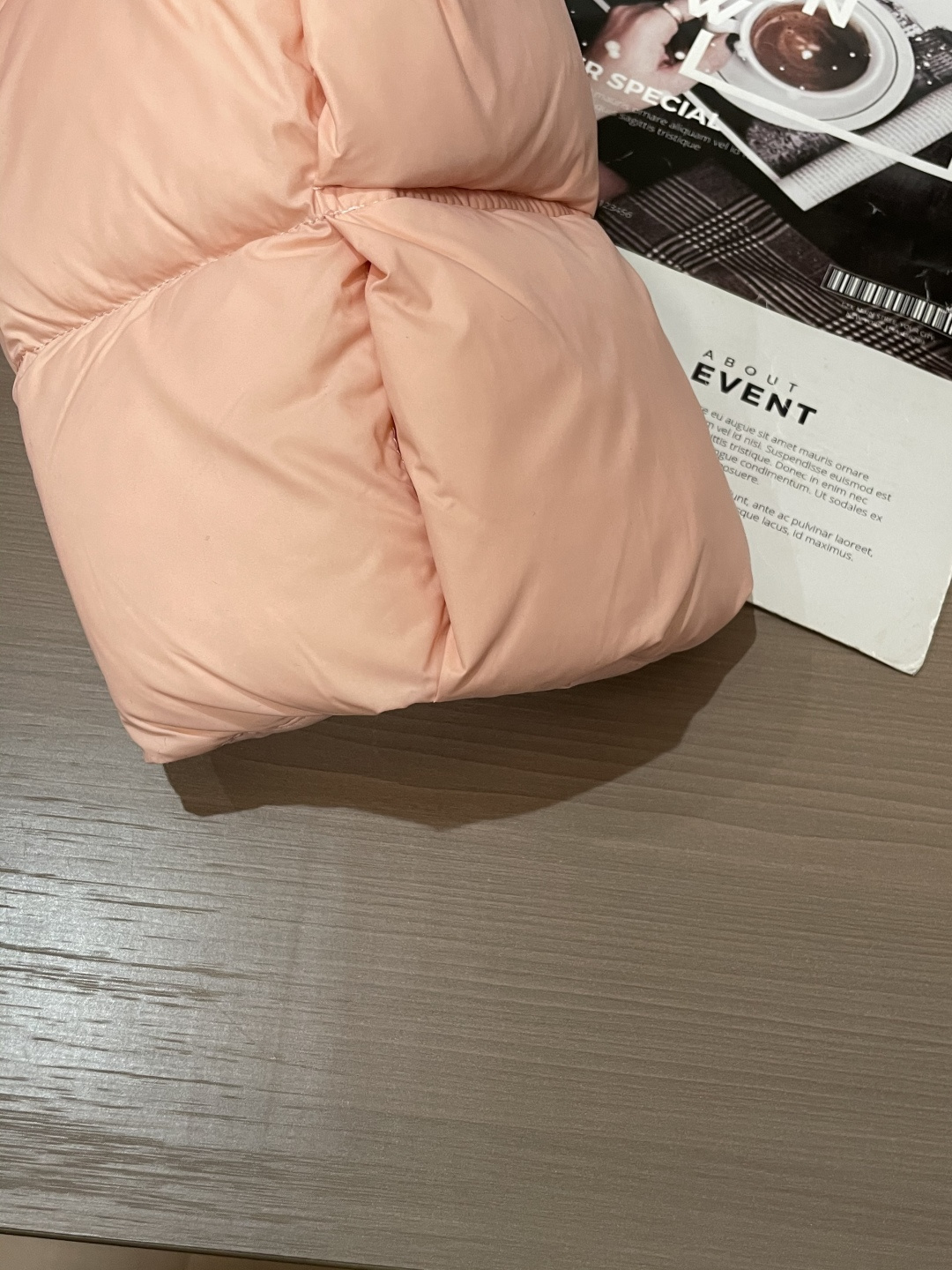 蒙口 (女款）贸易公司订单！2025ss秋冬新品 官网同步 超有型 简洁舒适的羽绒服定制最高等90白鸭绒