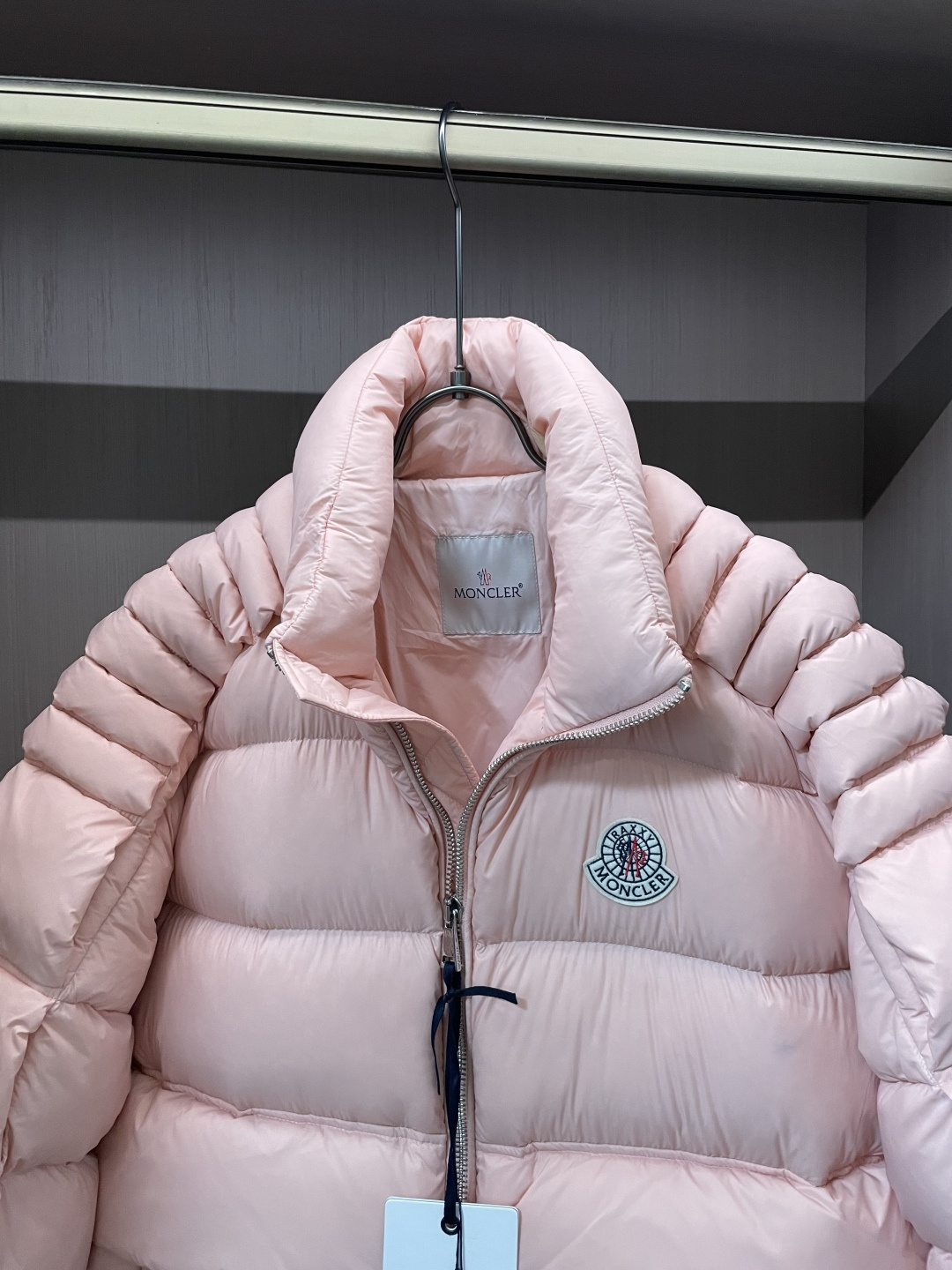 蒙口 (女款）贸易公司订单！2025ss秋冬新品 官网同步 超有型 简洁舒适的羽绒服定制最高等90白鸭绒