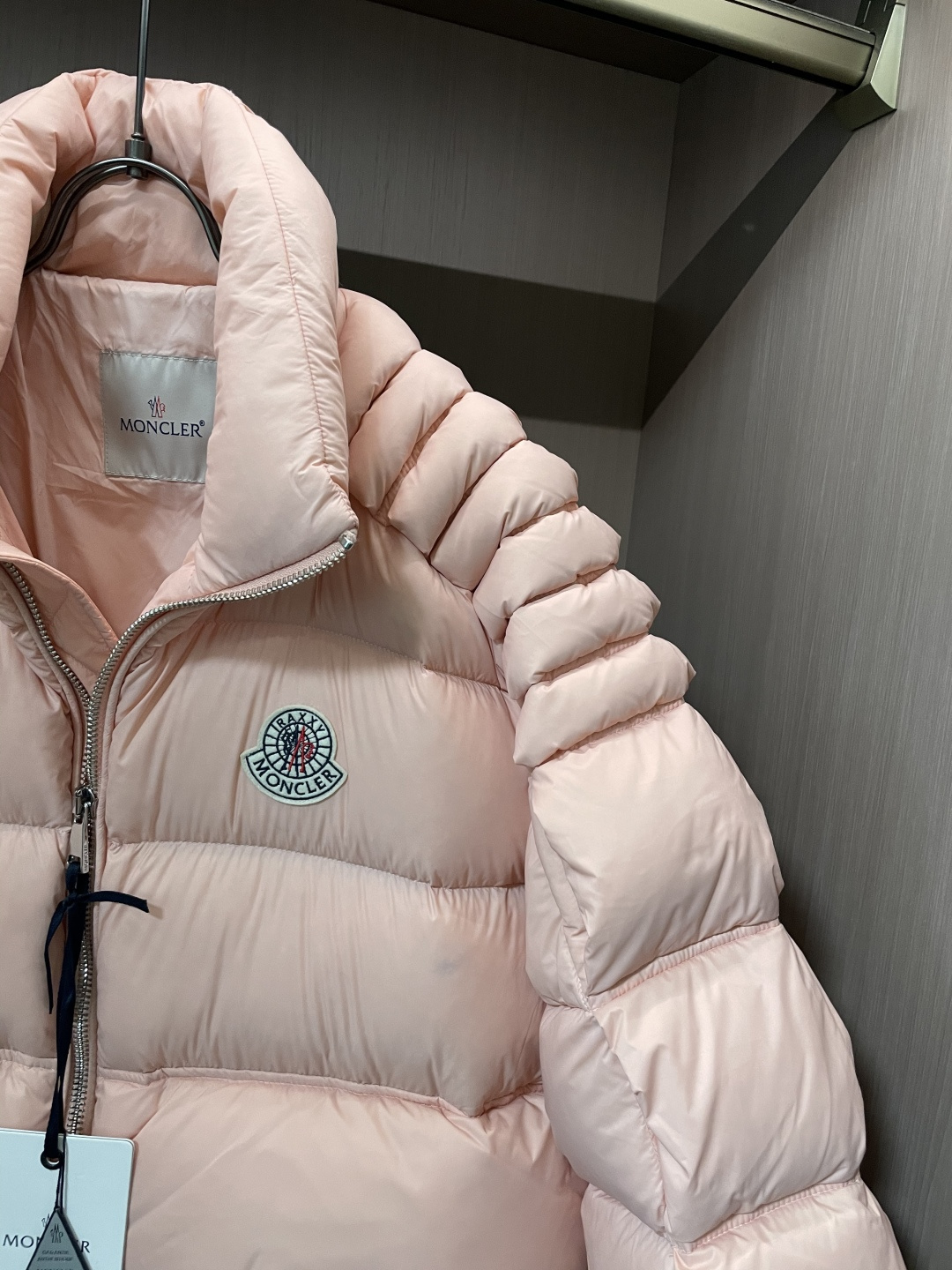 蒙口 (女款）贸易公司订单！2025ss秋冬新品 官网同步 超有型 简洁舒适的羽绒服定制最高等90白鸭绒