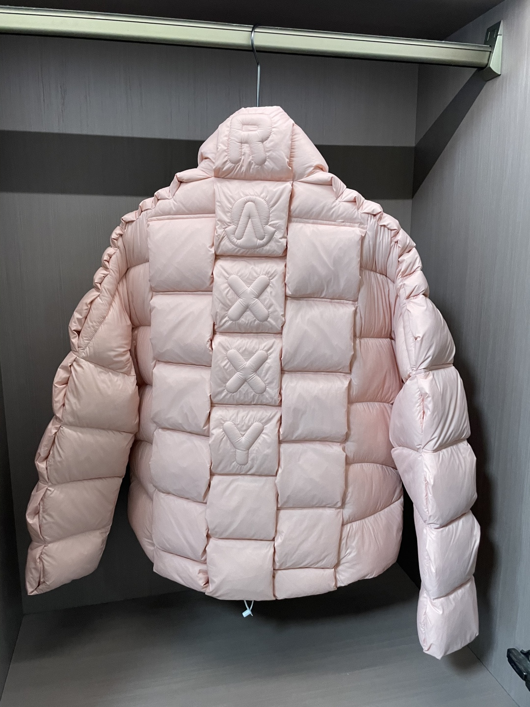 蒙口 (女款）贸易公司订单！2025ss秋冬新品 官网同步 超有型 简洁舒适的羽绒服定制最高等90白鸭绒