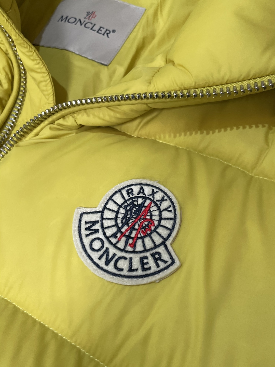 蒙口 (女款）贸易公司订单！2025ss秋冬新品 官网同步 超有型 简洁舒适的羽绒服定制最高等90白鸭绒