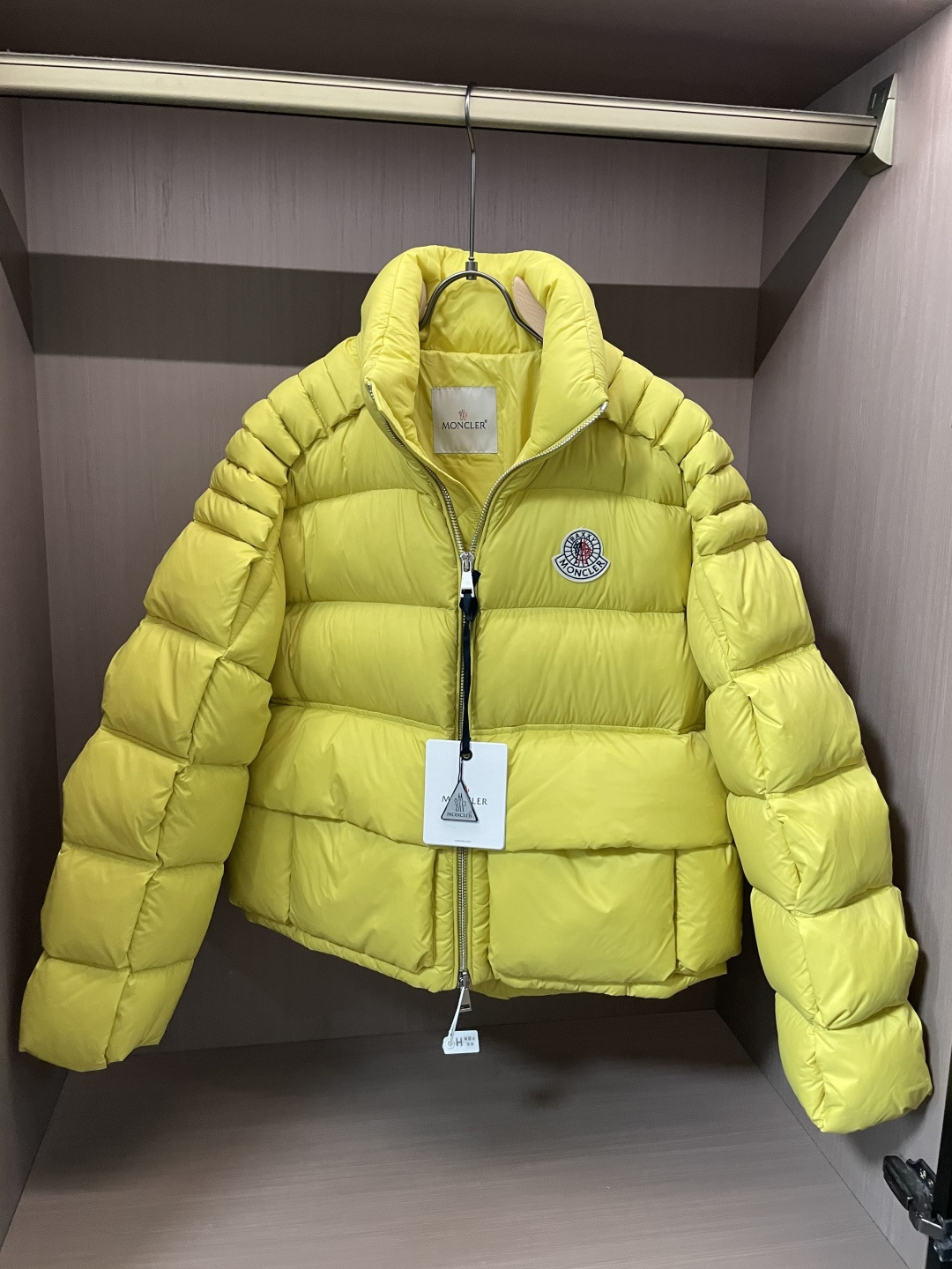 蒙口 (女款）贸易公司订单！2025ss秋冬新品 官网同步 超有型 简洁舒适的羽绒服定制最高等90白鸭绒