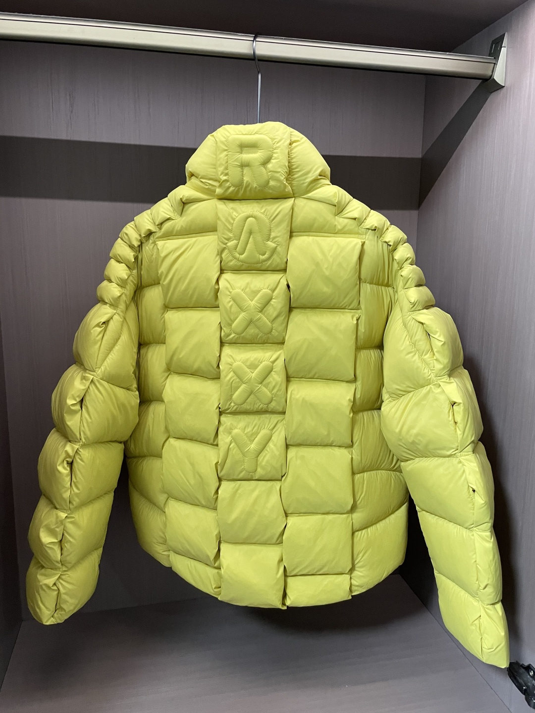 蒙口 (女款）贸易公司订单！2025ss秋冬新品 官网同步 超有型 简洁舒适的羽绒服定制最高等90白鸭绒