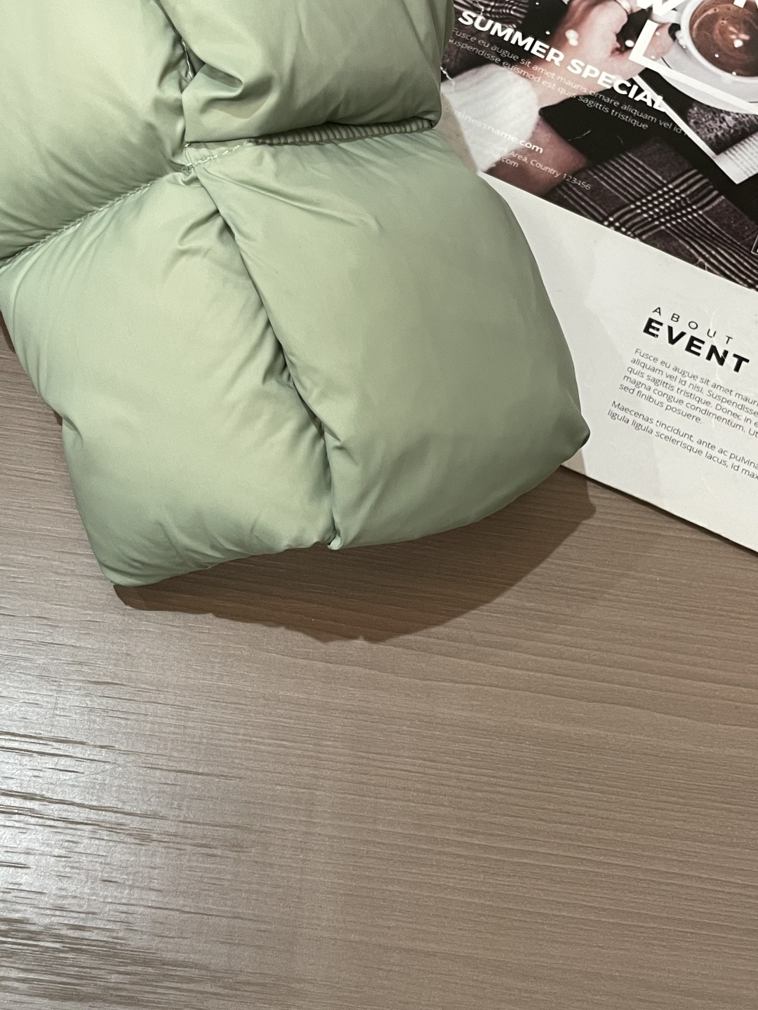 蒙口 (女款）贸易公司订单！2025ss秋冬新品 官网同步 超有型 简洁舒适的羽绒服定制最高等90白鸭绒