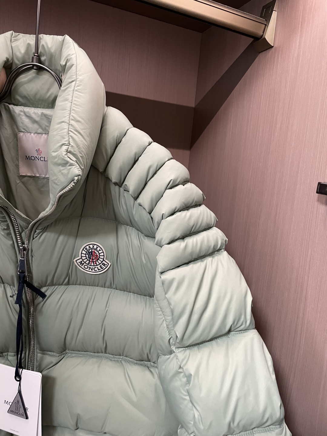 蒙口 (女款）贸易公司订单！2025ss秋冬新品 官网同步 超有型 简洁舒适的羽绒服定制最高等90白鸭绒