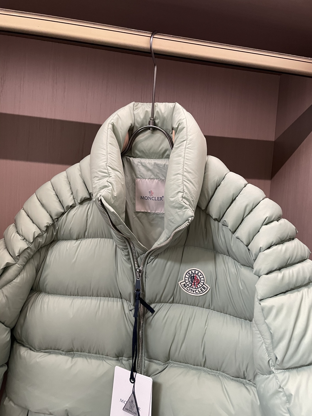 蒙口 (女款）贸易公司订单！2025ss秋冬新品 官网同步 超有型 简洁舒适的羽绒服定制最高等90白鸭绒