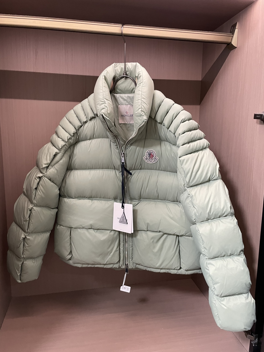 蒙口 (女款）贸易公司订单！2025ss秋冬新品 官网同步 超有型 简洁舒适的羽绒服定制最高等90白鸭绒