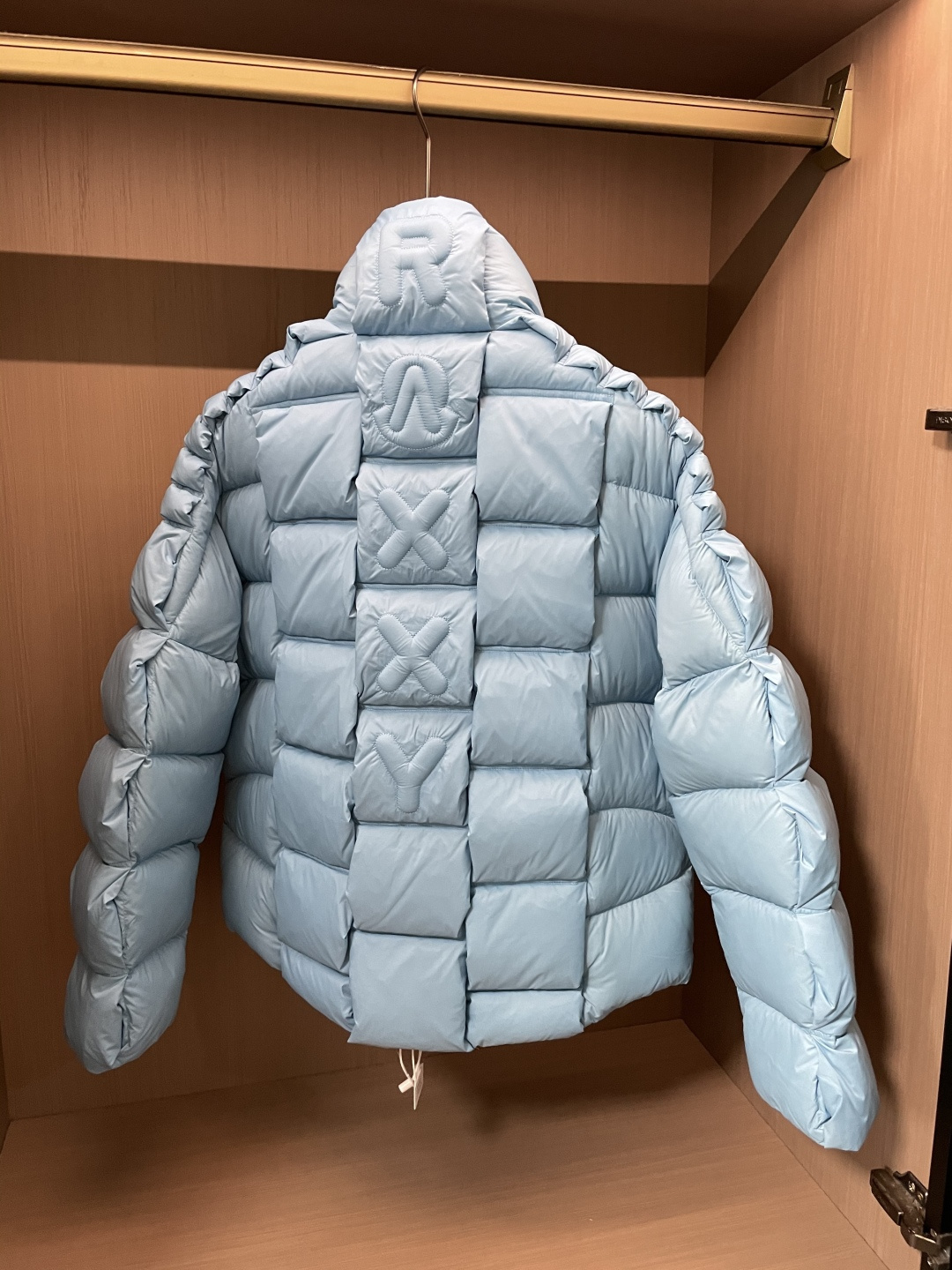 蒙口 (女款）贸易公司订单！2025ss秋冬新品 官网同步 超有型 简洁舒适的羽绒服定制最高等90白鸭绒