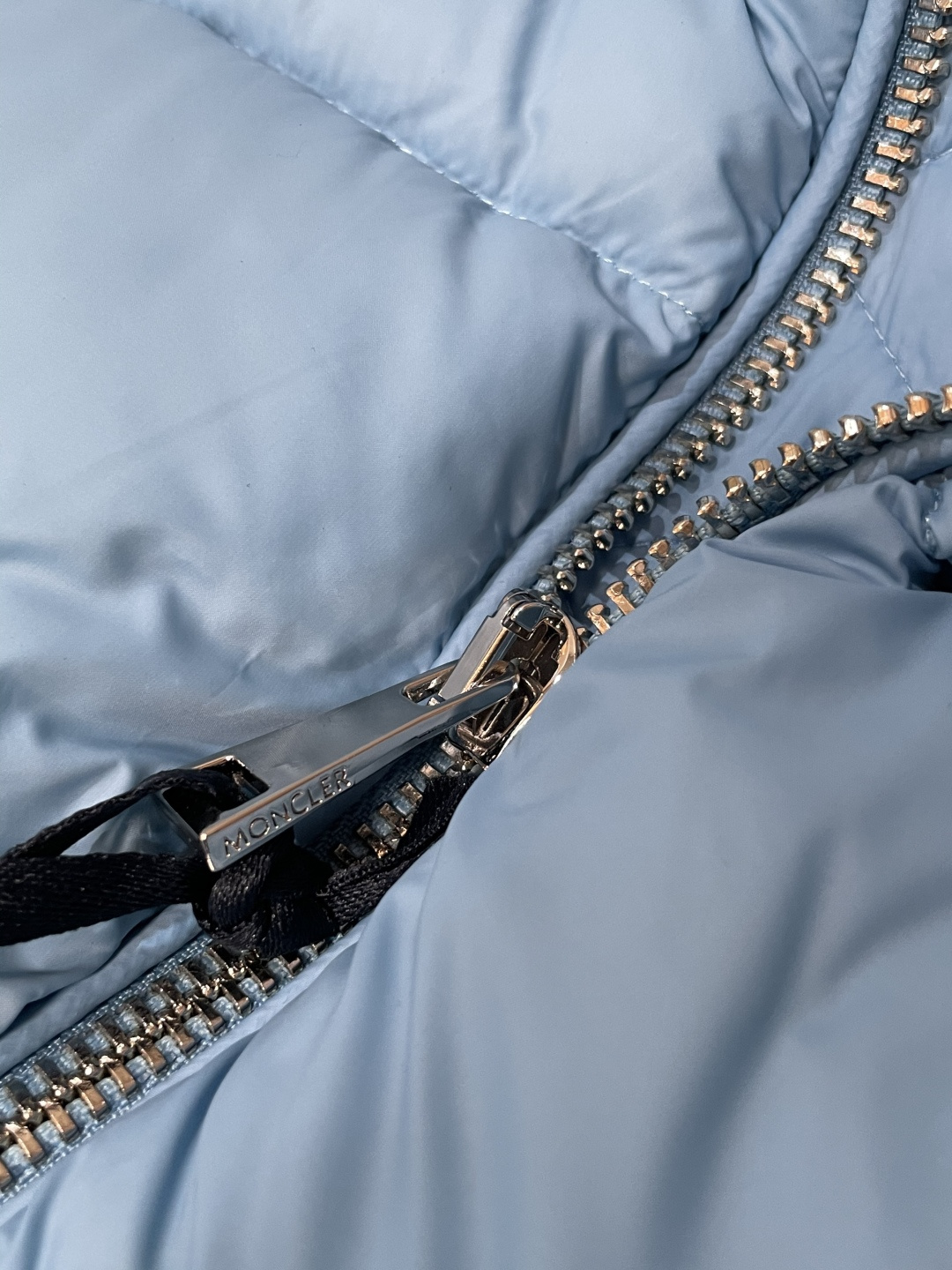 蒙口 (女款）贸易公司订单！2025ss秋冬新品 官网同步 超有型 简洁舒适的羽绒服定制最高等90白鸭绒