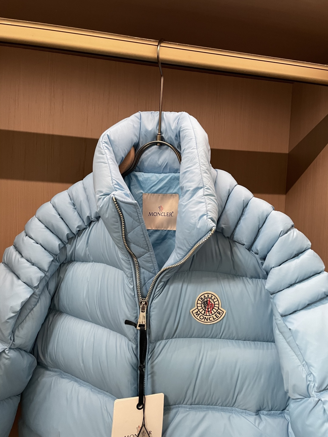 蒙口 (女款）贸易公司订单！2025ss秋冬新品 官网同步 超有型 简洁舒适的羽绒服定制最高等90白鸭绒