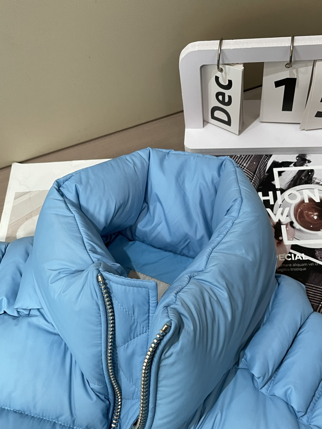 蒙口 (女款）贸易公司订单！2025ss秋冬新品 官网同步 超有型 简洁舒适的羽绒服定制最高等90白鸭绒