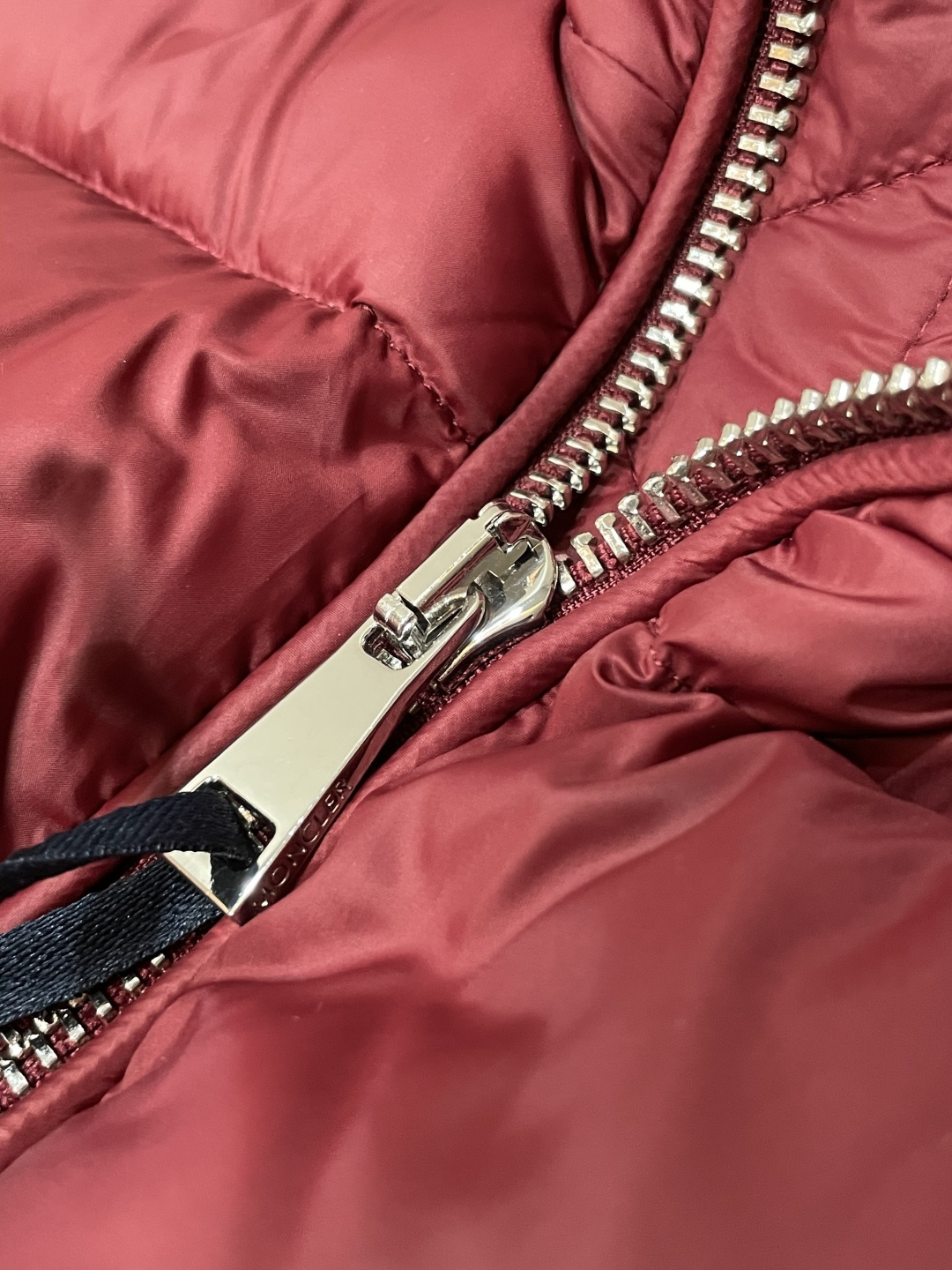 蒙口 (女款）贸易公司订单！2025ss秋冬新品 官网同步 超有型 简洁舒适的羽绒服定制最高等90白鸭绒