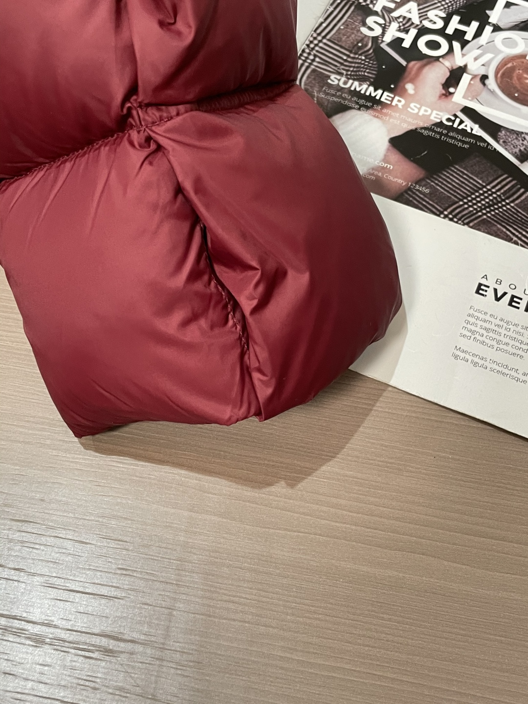 蒙口 (女款）贸易公司订单！2025ss秋冬新品 官网同步 超有型 简洁舒适的羽绒服定制最高等90白鸭绒