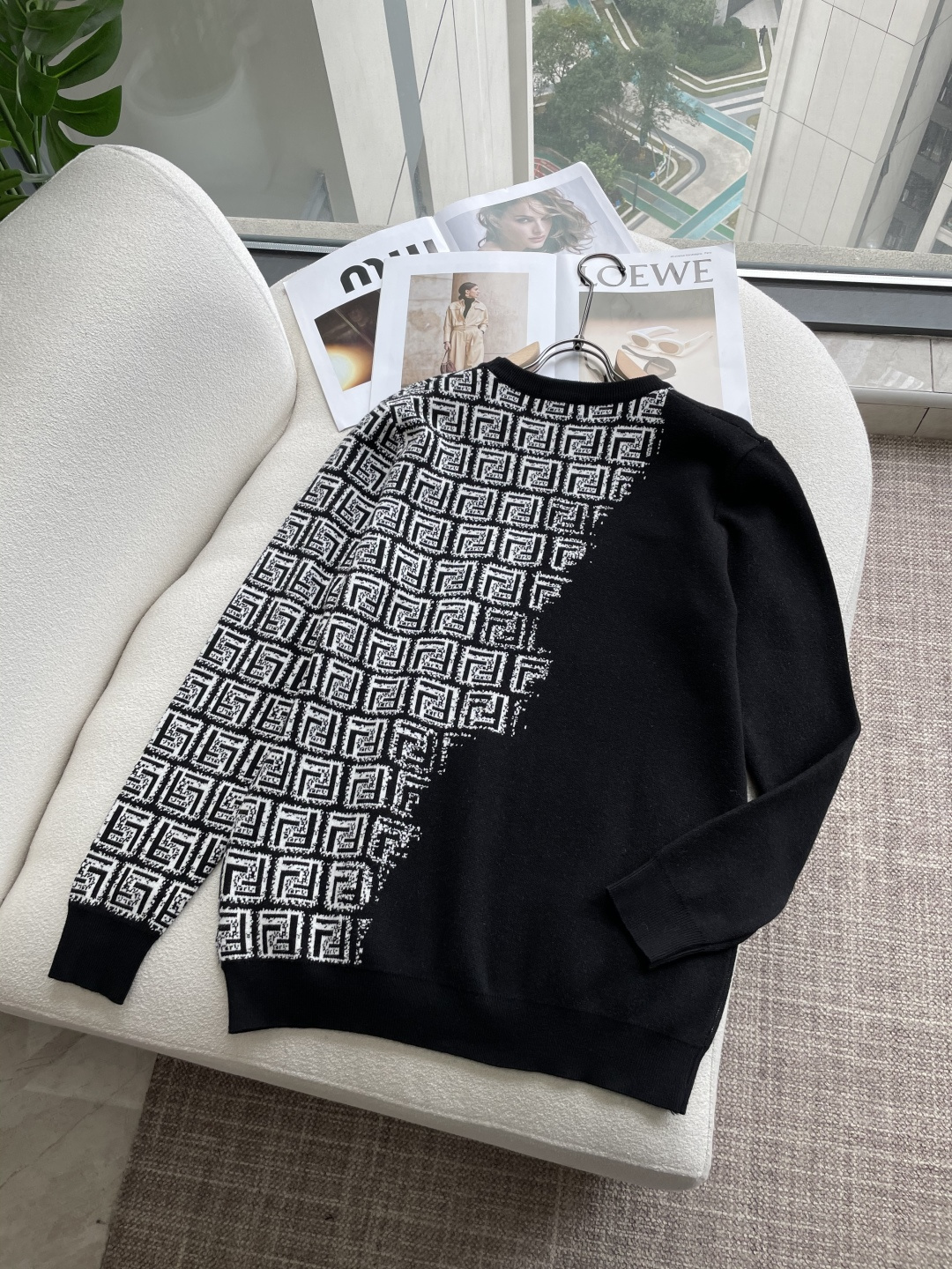 FD 重磅推荐！2025aw秋冬新款 专柜同步 时尚经典基础款针织衫 秋冬必备款 采用针织衫加厚毛衣，精