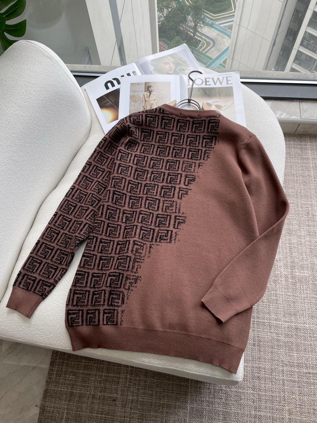 FD 重磅推荐！2025aw秋冬新款 专柜同步 时尚经典基础款针织衫 秋冬必备款 采用针织衫加厚毛衣，精