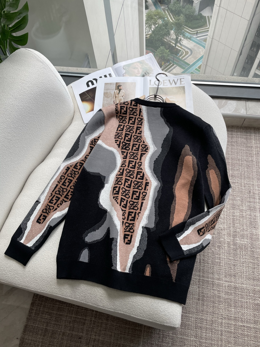 FD 重磅推荐！2025aw秋冬新款 专柜同步 时尚经典基础款针织衫 秋冬必备款 采用针织衫加厚毛衣，精